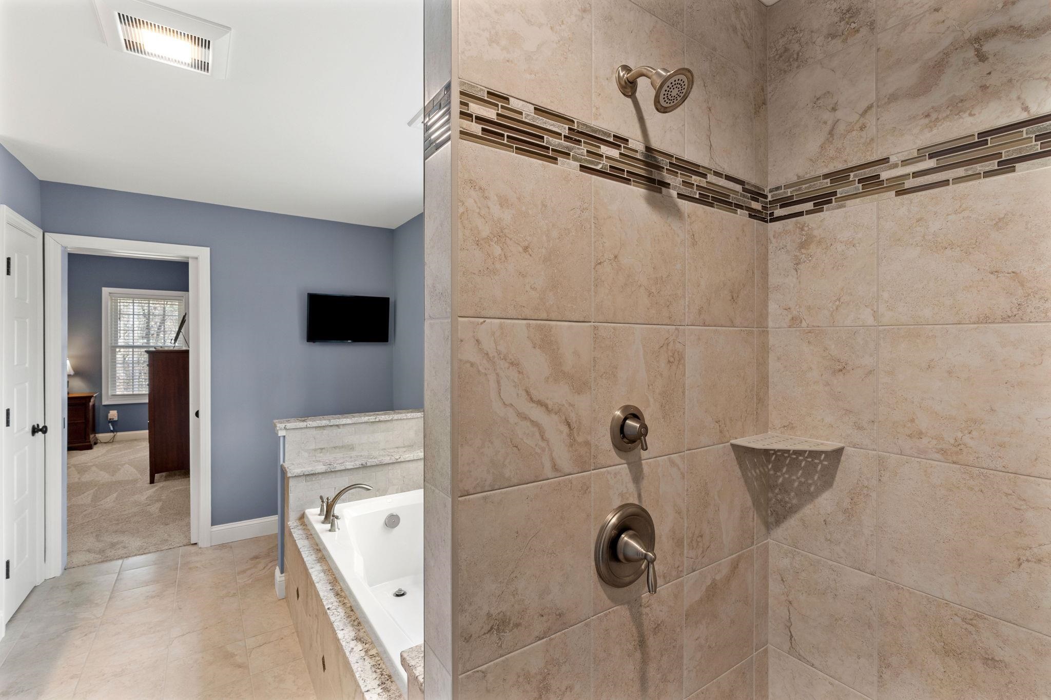 71 Haverhill Rd, Salem, NH 03079