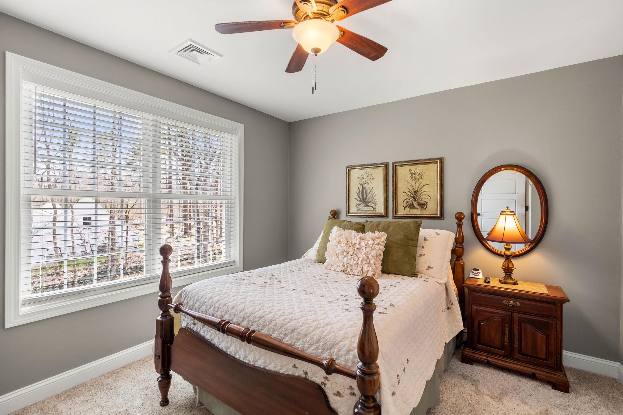 71 Haverhill Rd, Salem, NH 03079