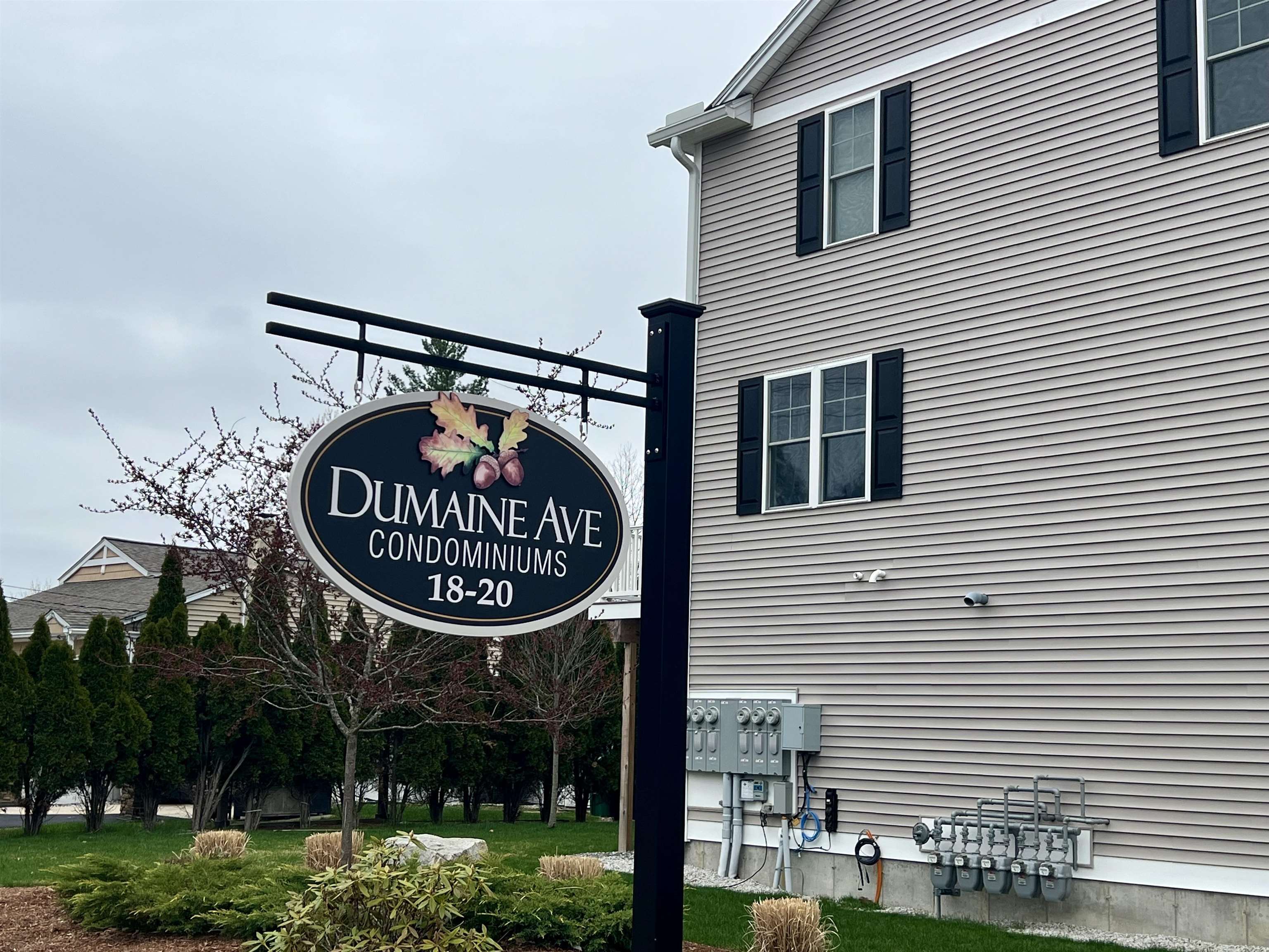 18 Dumaine Ave, Nashua, NH 03063