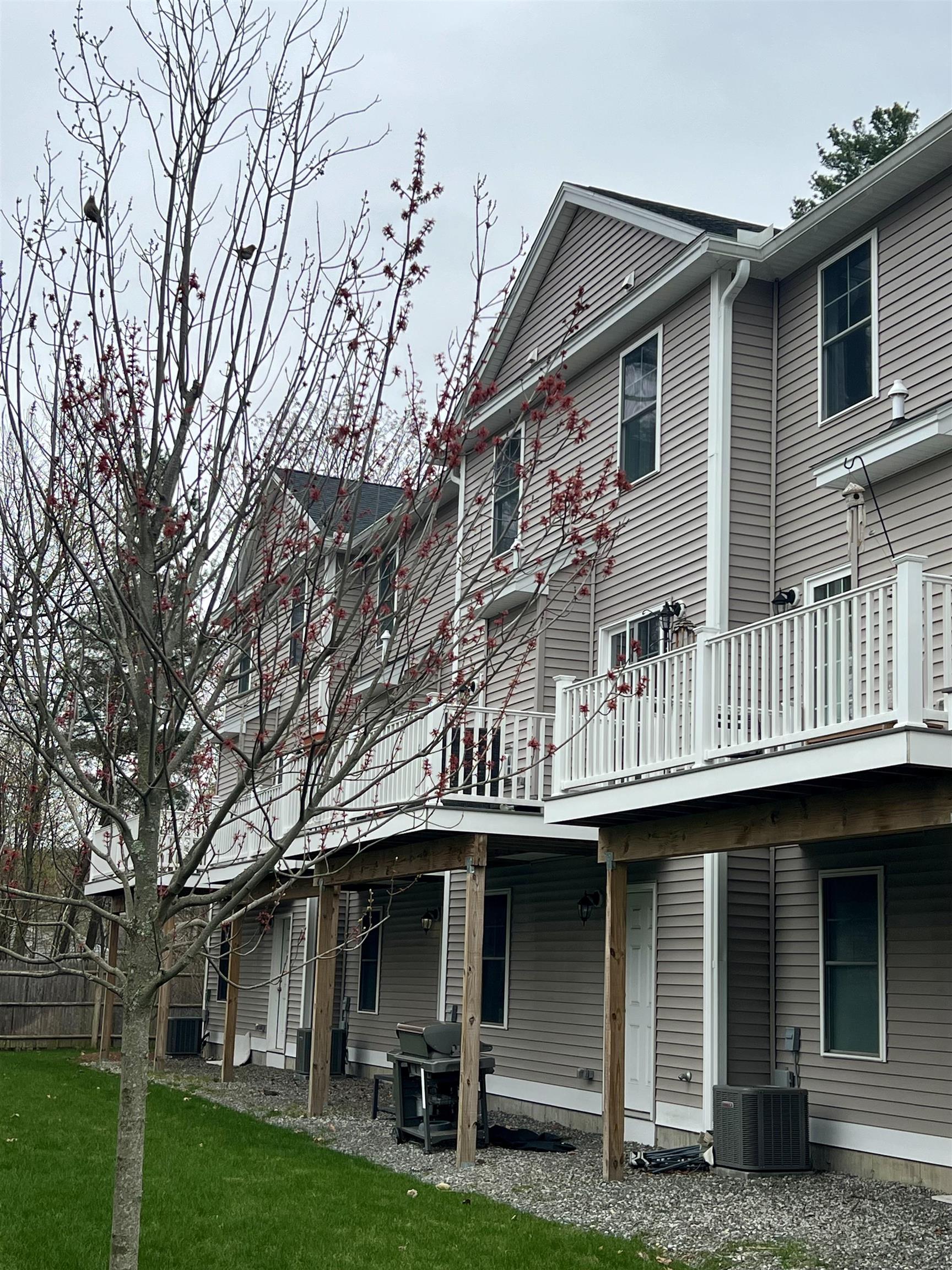 18 Dumaine Ave, Nashua, NH 03063