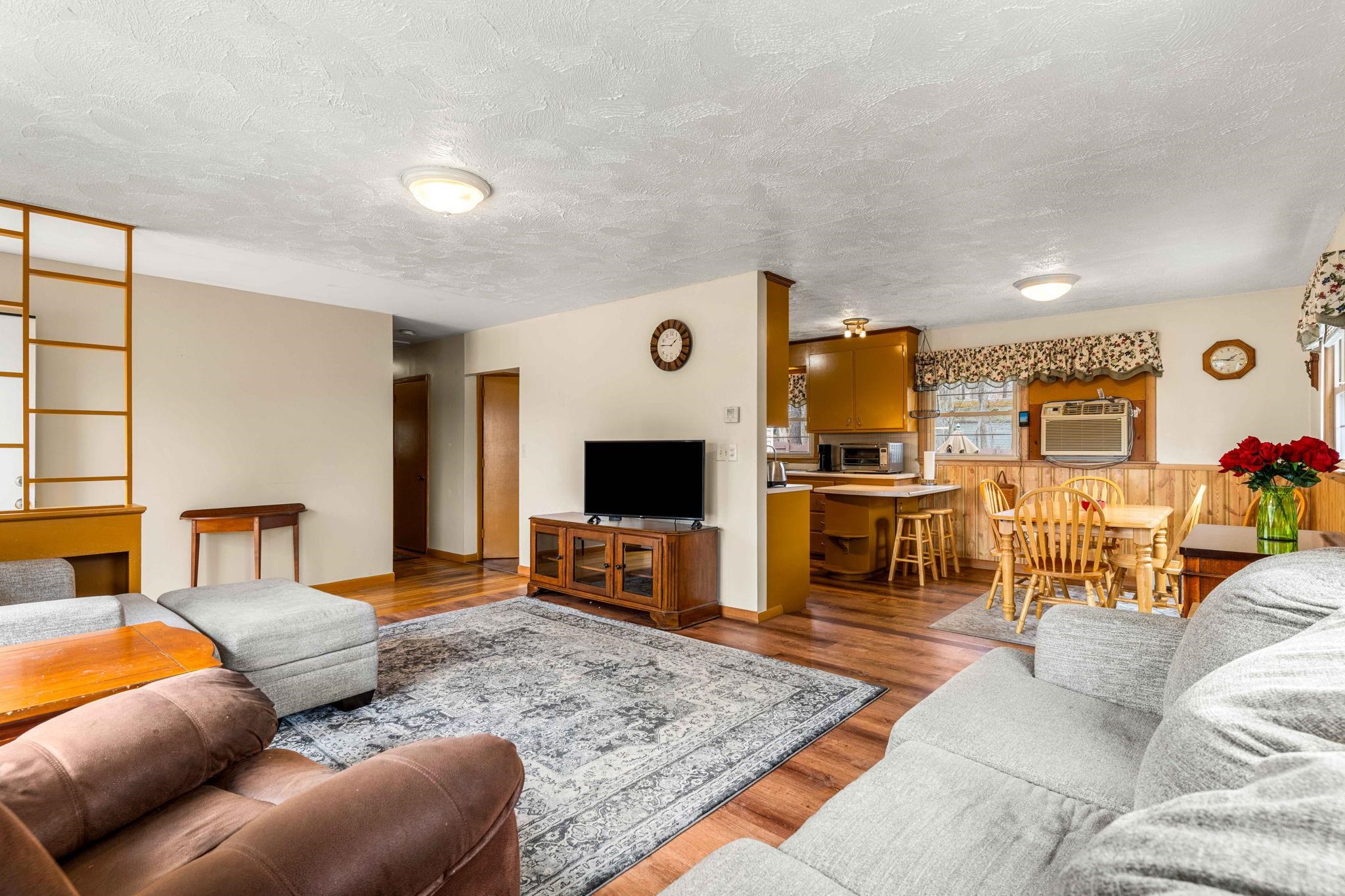 175 W High St, Somersworth, NH 03878