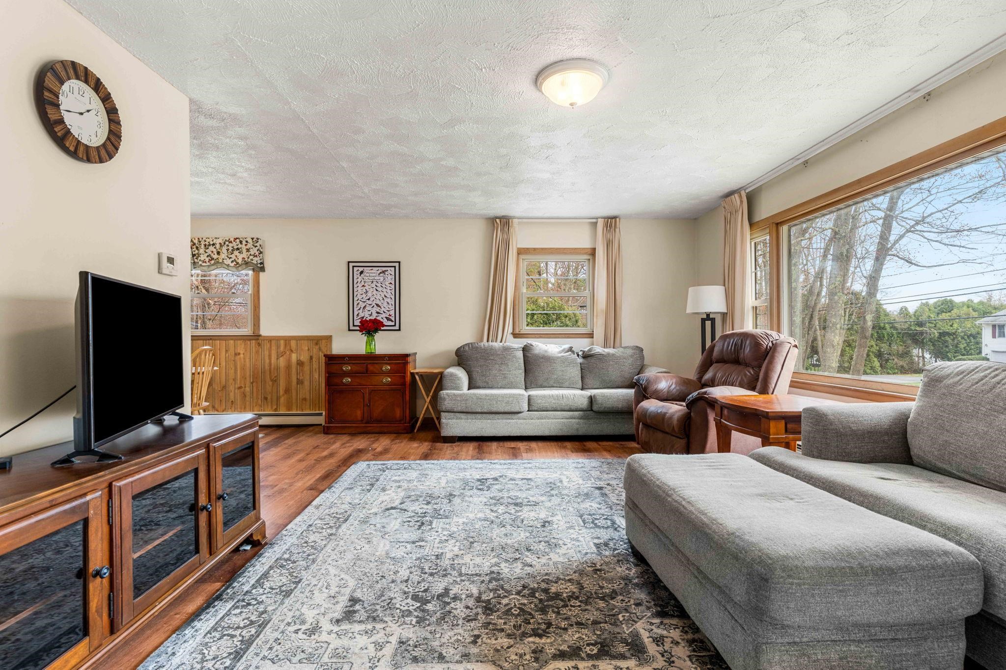 175 W High St, Somersworth, NH 03878