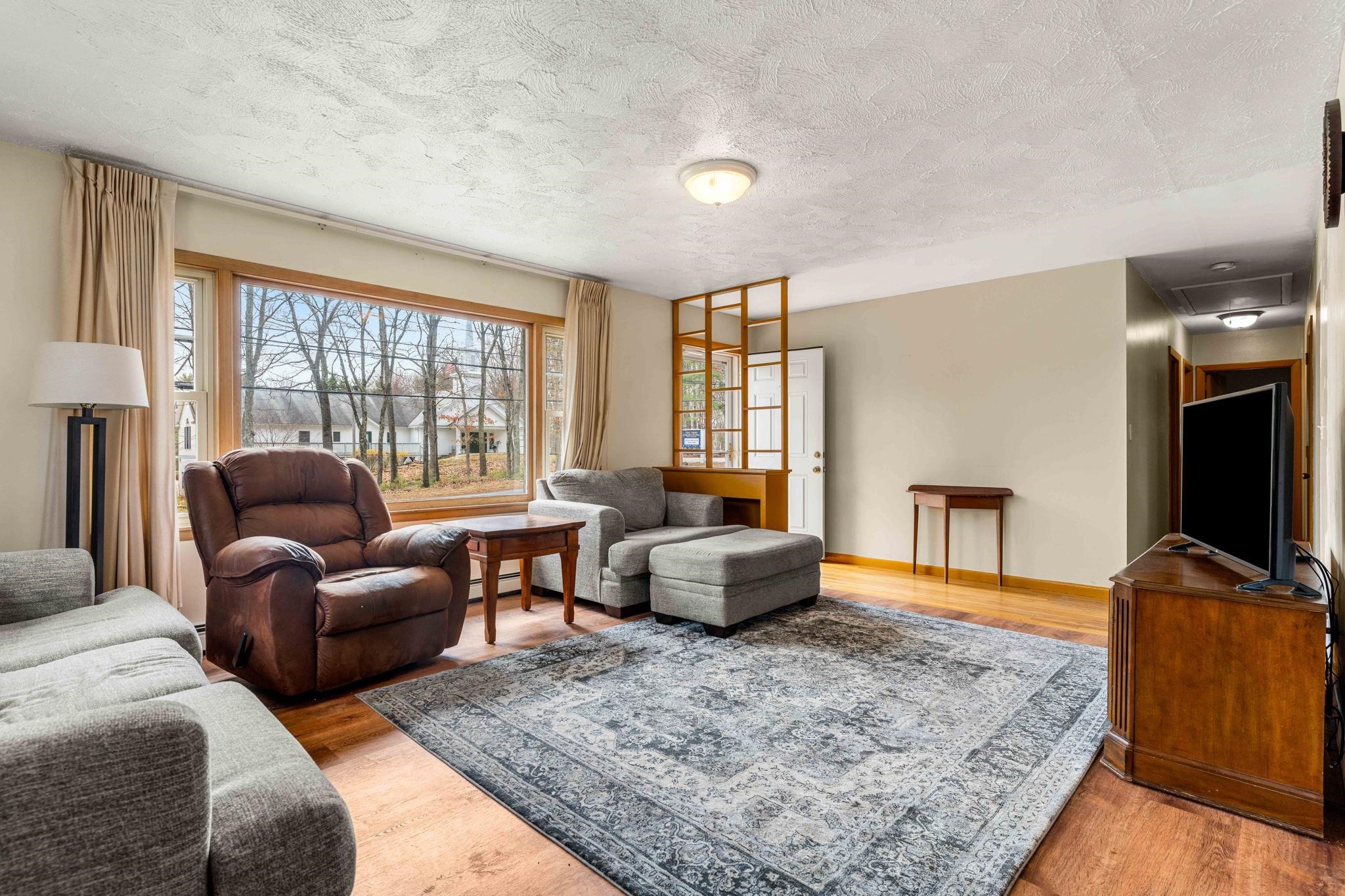 175 W High St, Somersworth, NH 03878