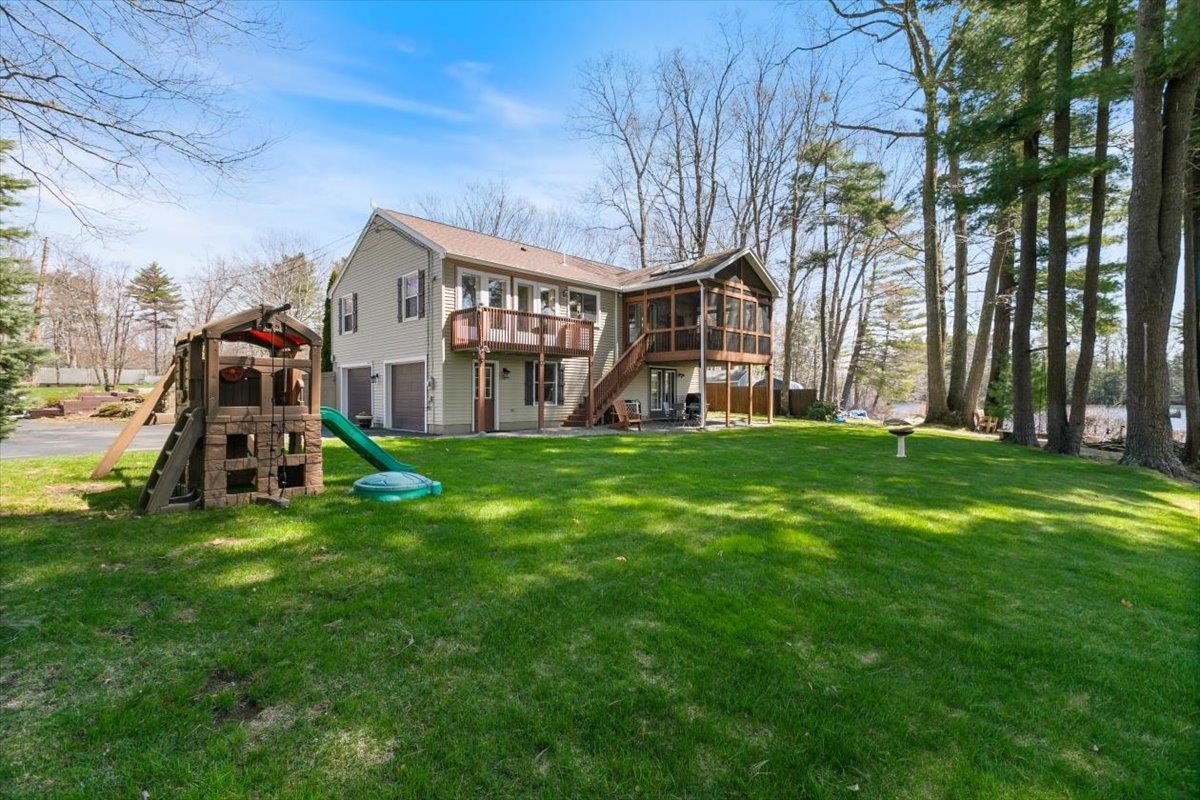 24 Taylor River Est, Hampton, NH 03842