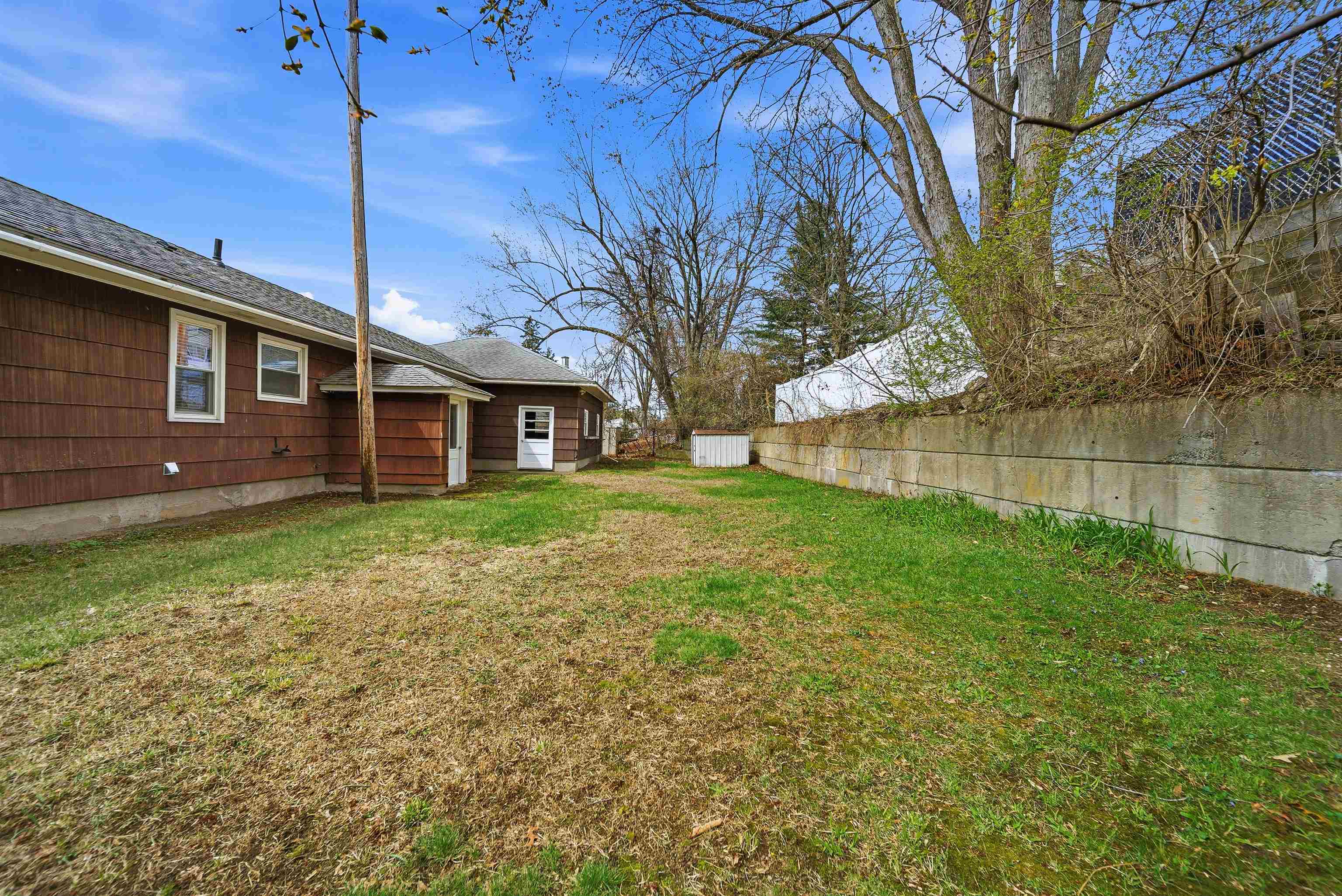 58 President Rd, Manchester, NH 03103