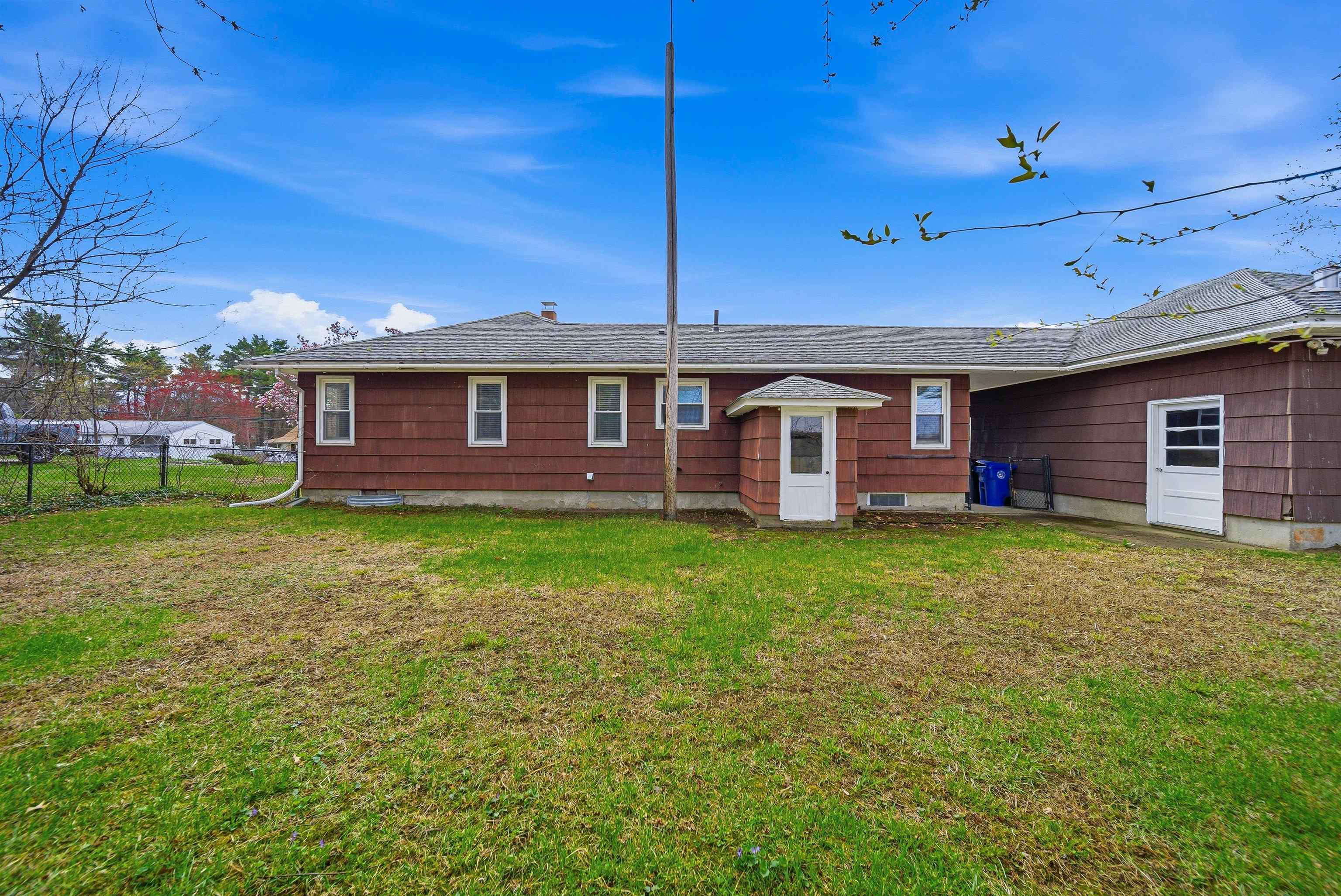 58 President Rd, Manchester, NH 03103