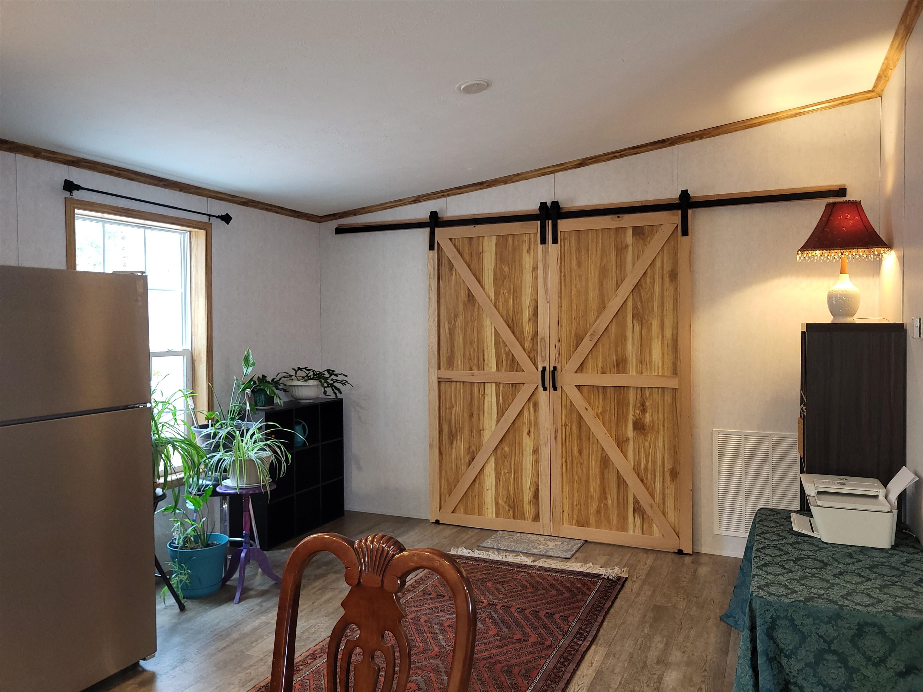 14 Peasley Rd, Henniker, NH 03242