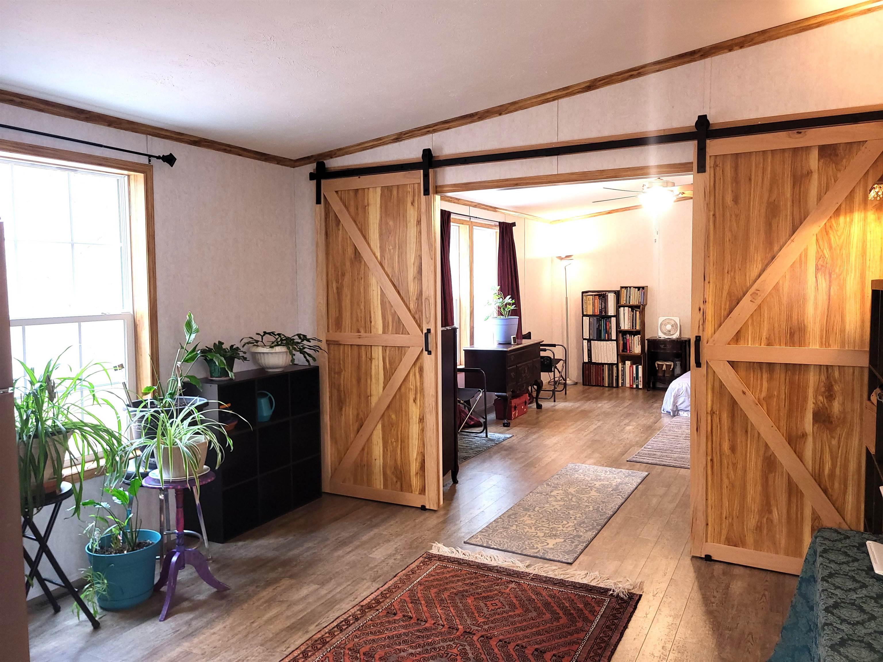 14 Peasley Rd, Henniker, NH 03242