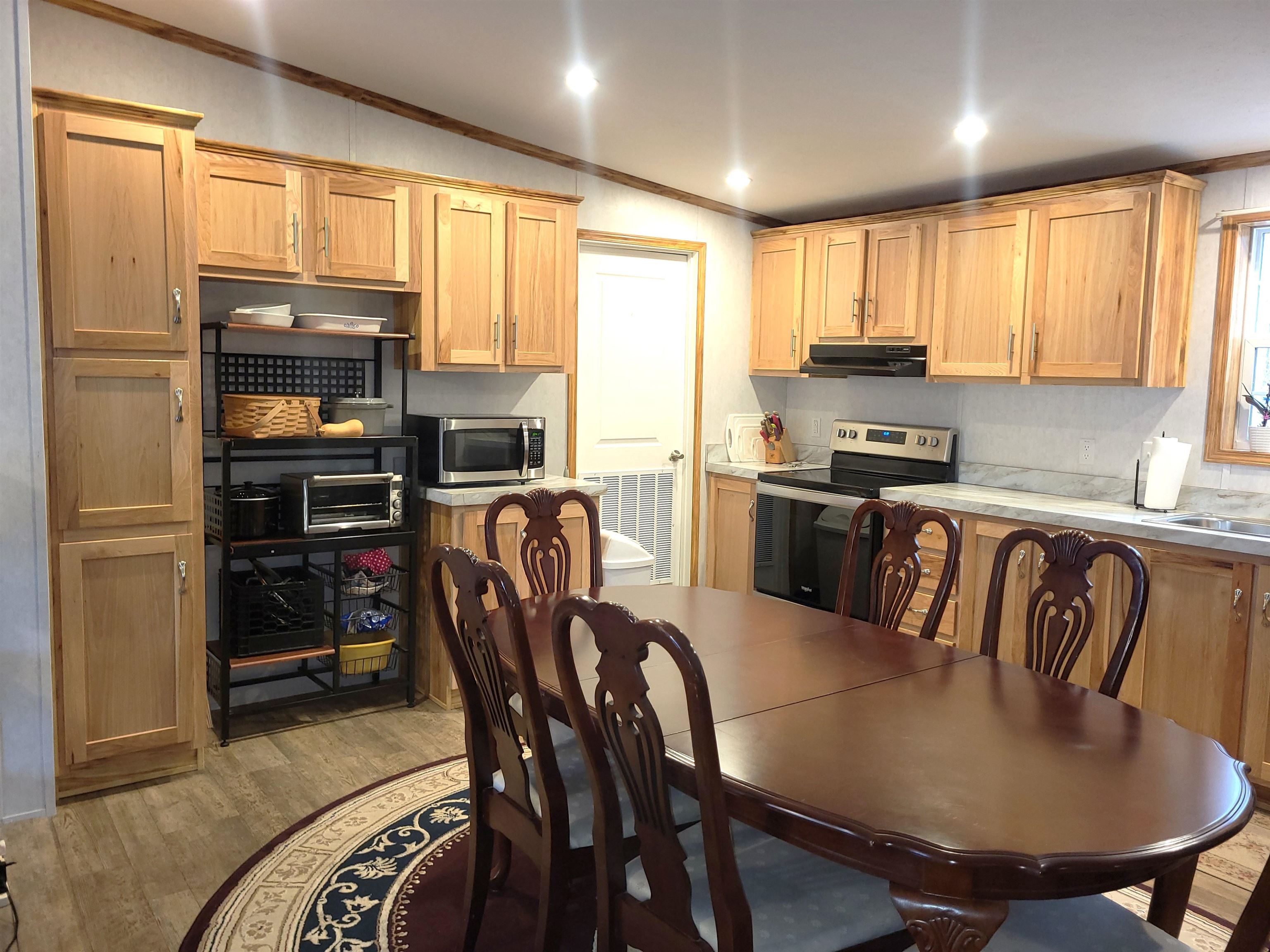 14 Peasley Rd, Henniker, NH 03242