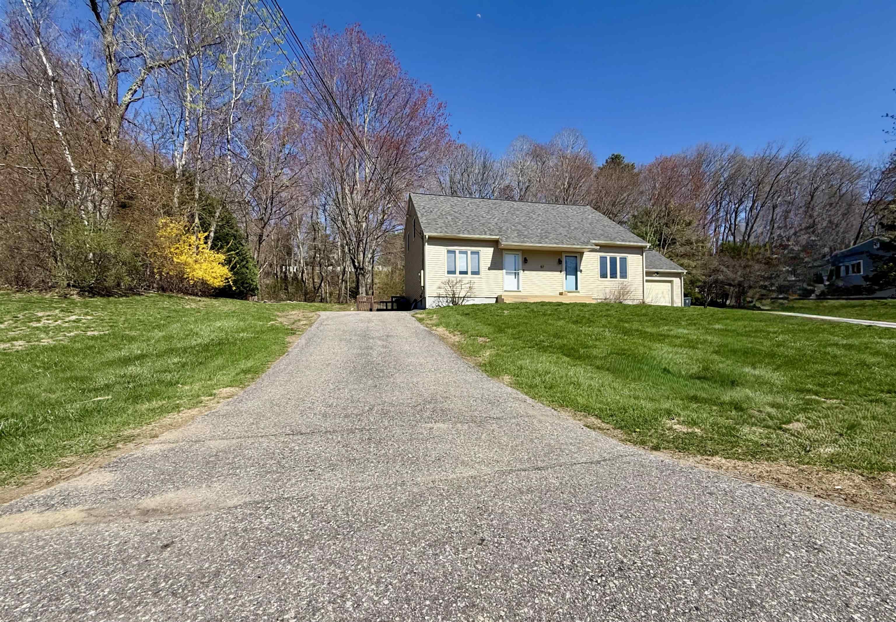 57A Dale Rd, Hooksett, NH 03106