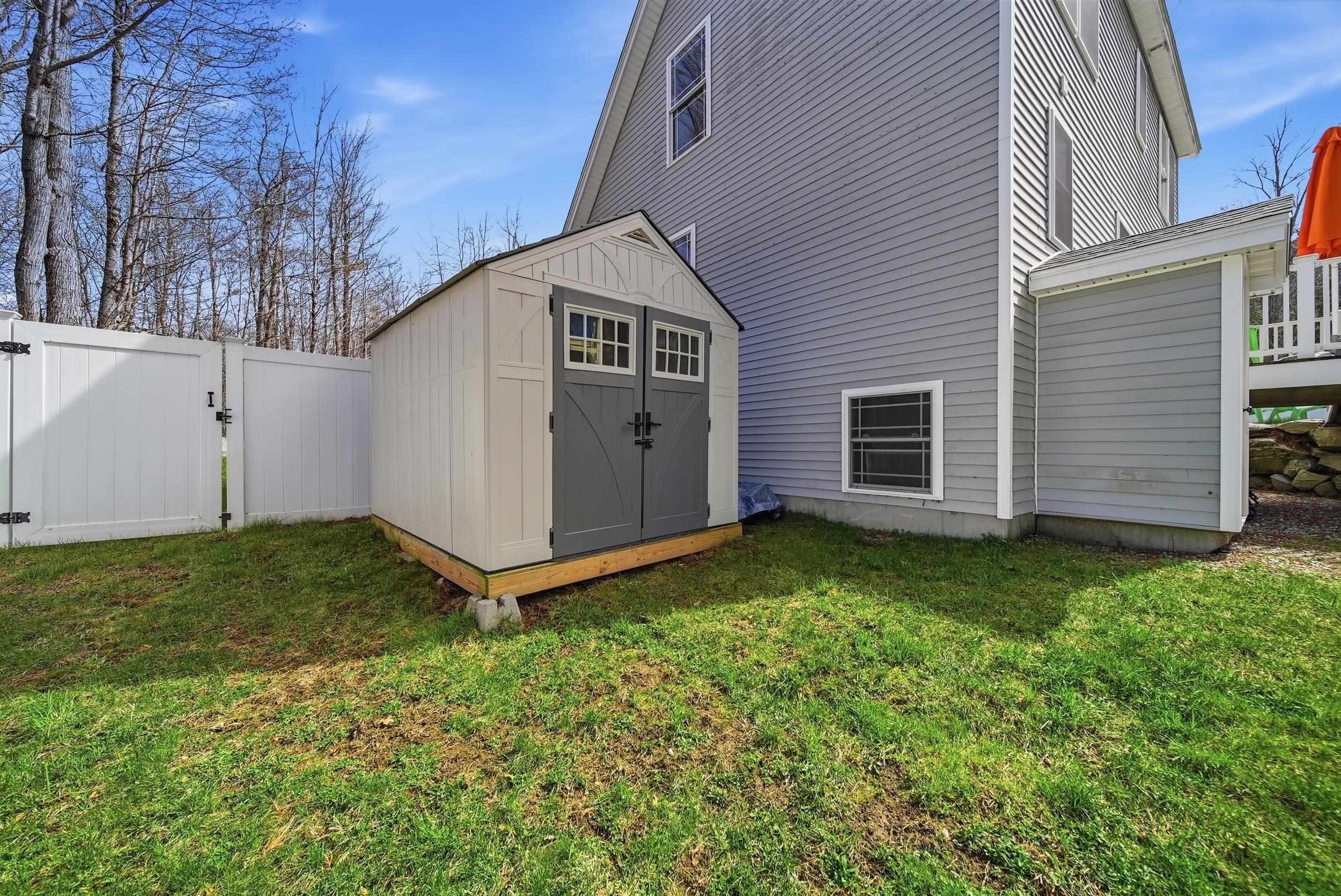 425 Weare Rd, New Boston, NH 03070