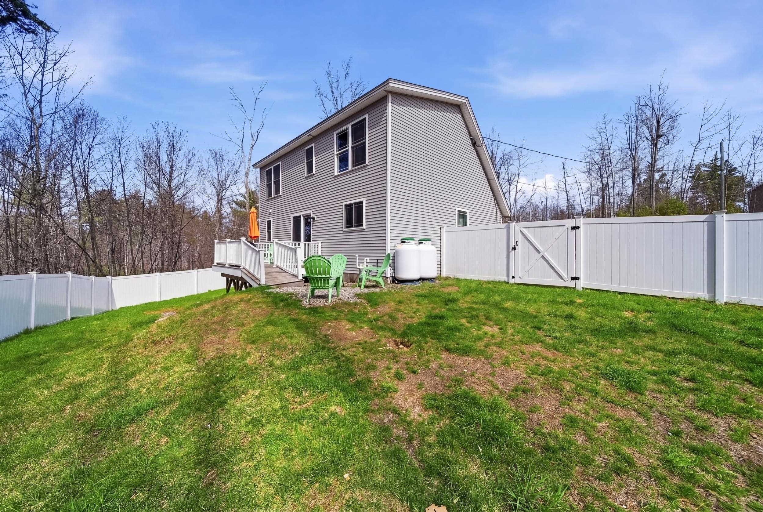 425 Weare Rd, New Boston, NH 03070