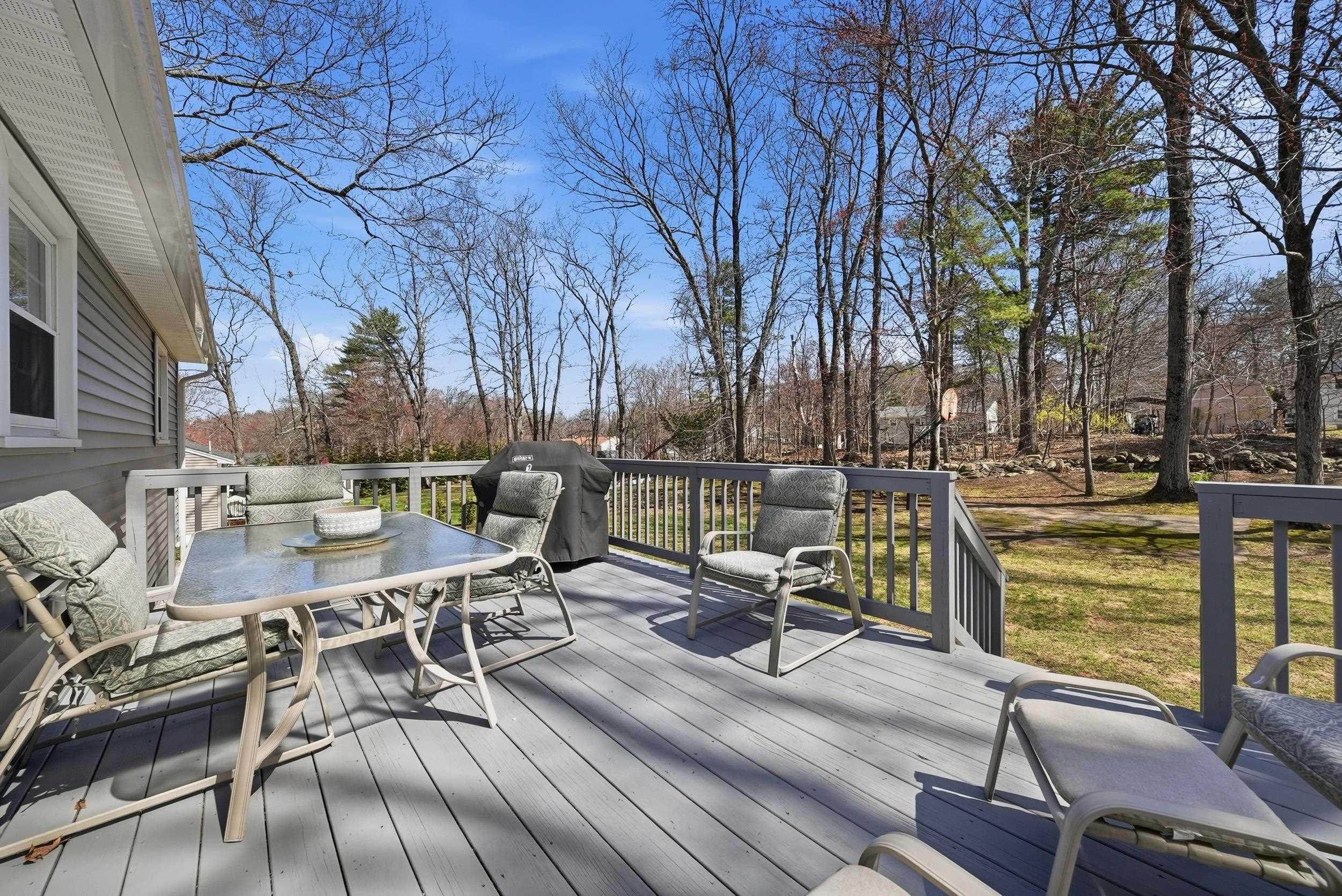 26 Bedard Ave, Derry, NH 03038