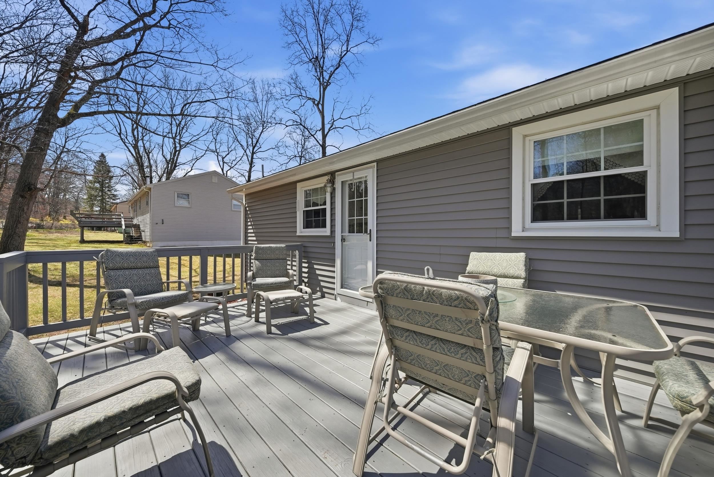 26 Bedard Ave, Derry, NH 03038