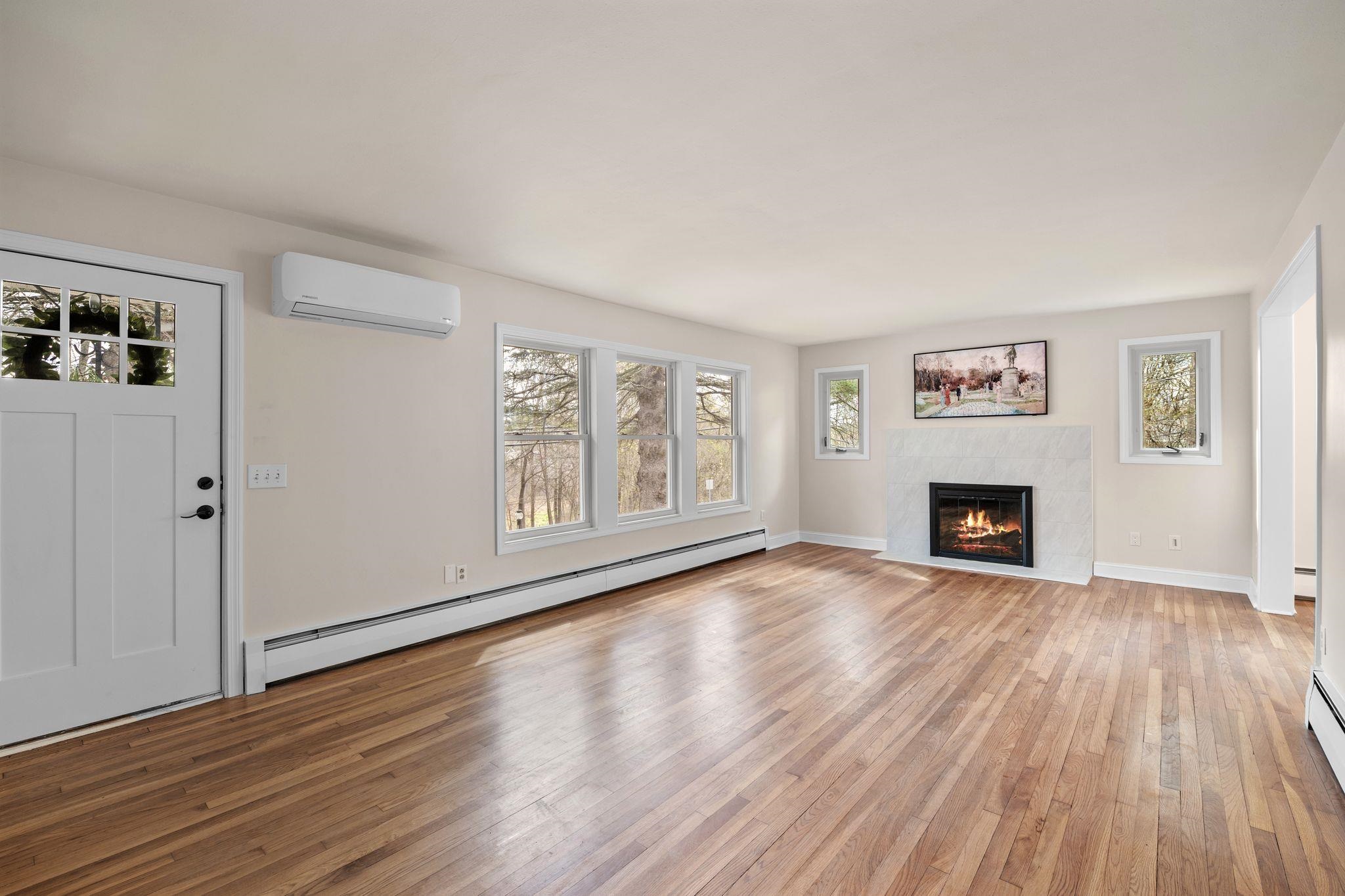 282 Wallace Rd, Bedford, NH 03110