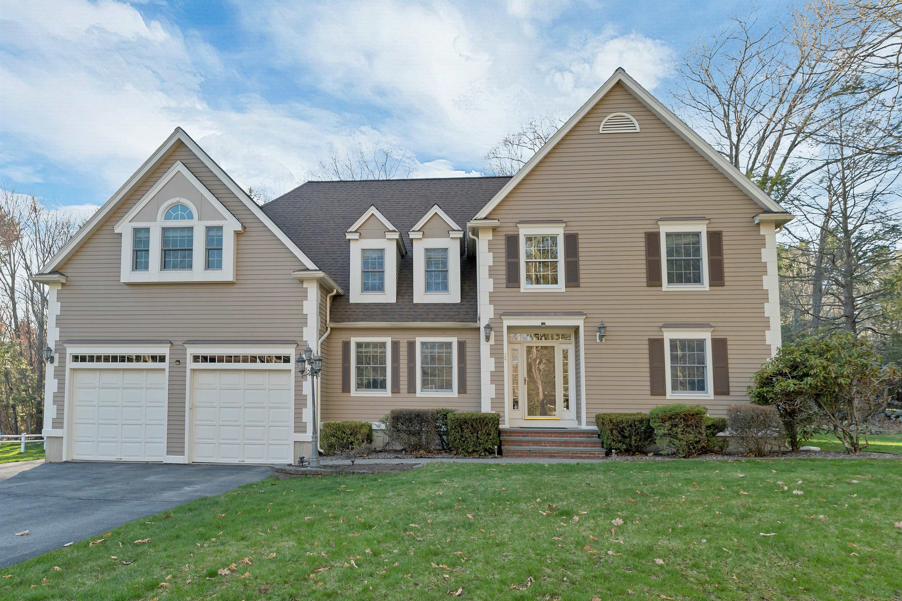 34 Stowecroft Dr, Hampton, NH 03842