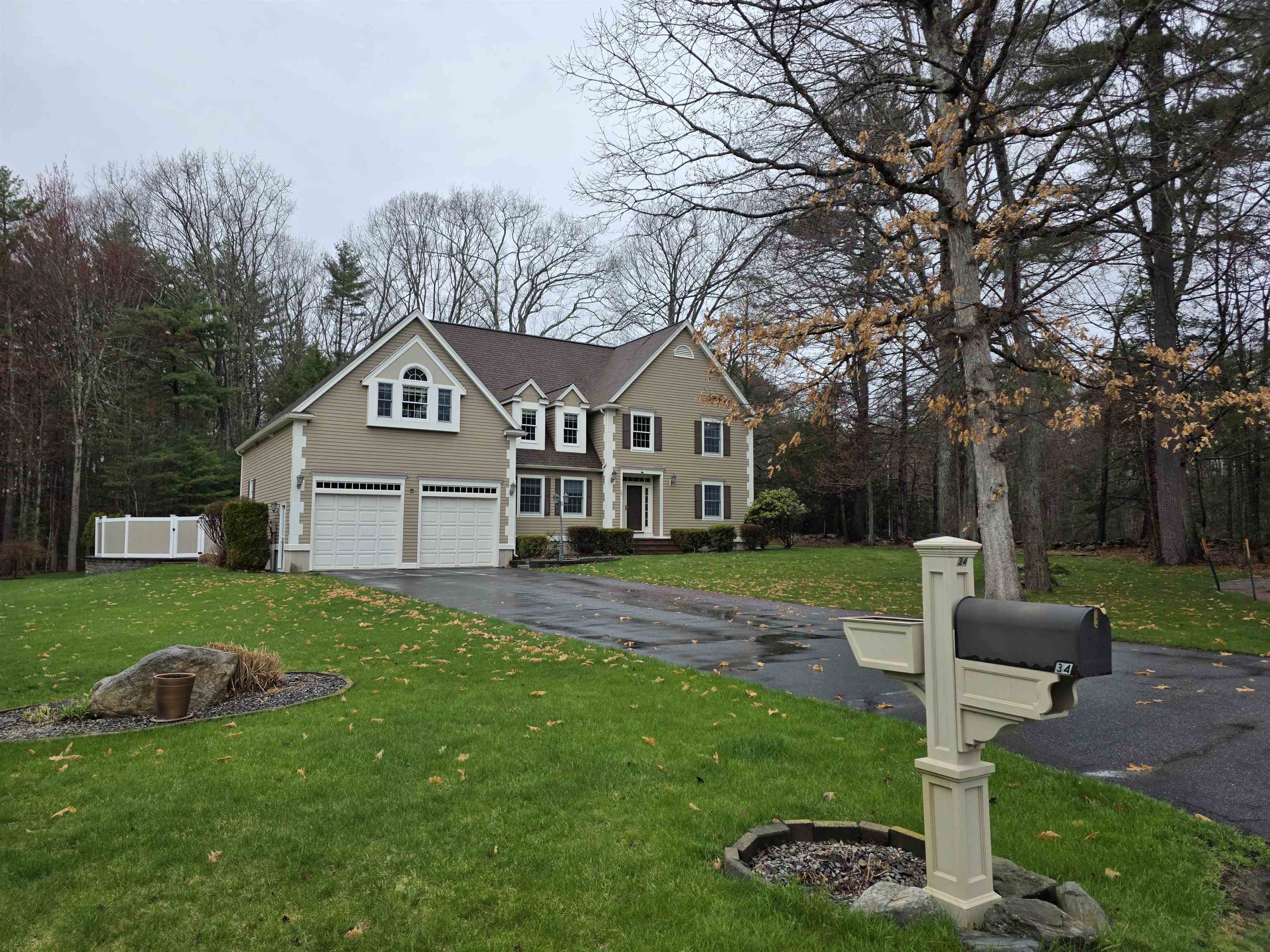 34 Stowecroft Dr, Hampton, NH 03842