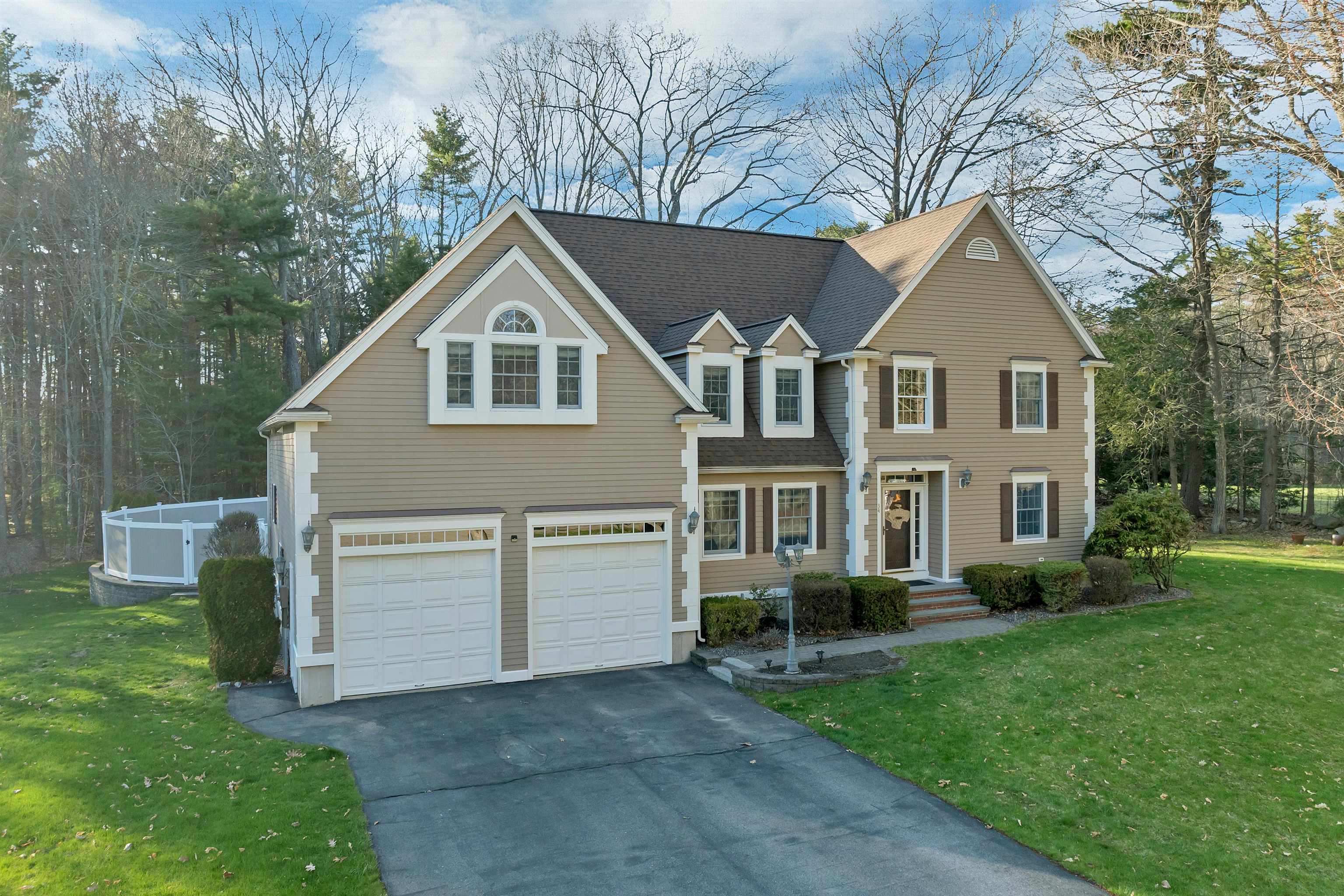 34 Stowecroft Dr, Hampton, NH 03842