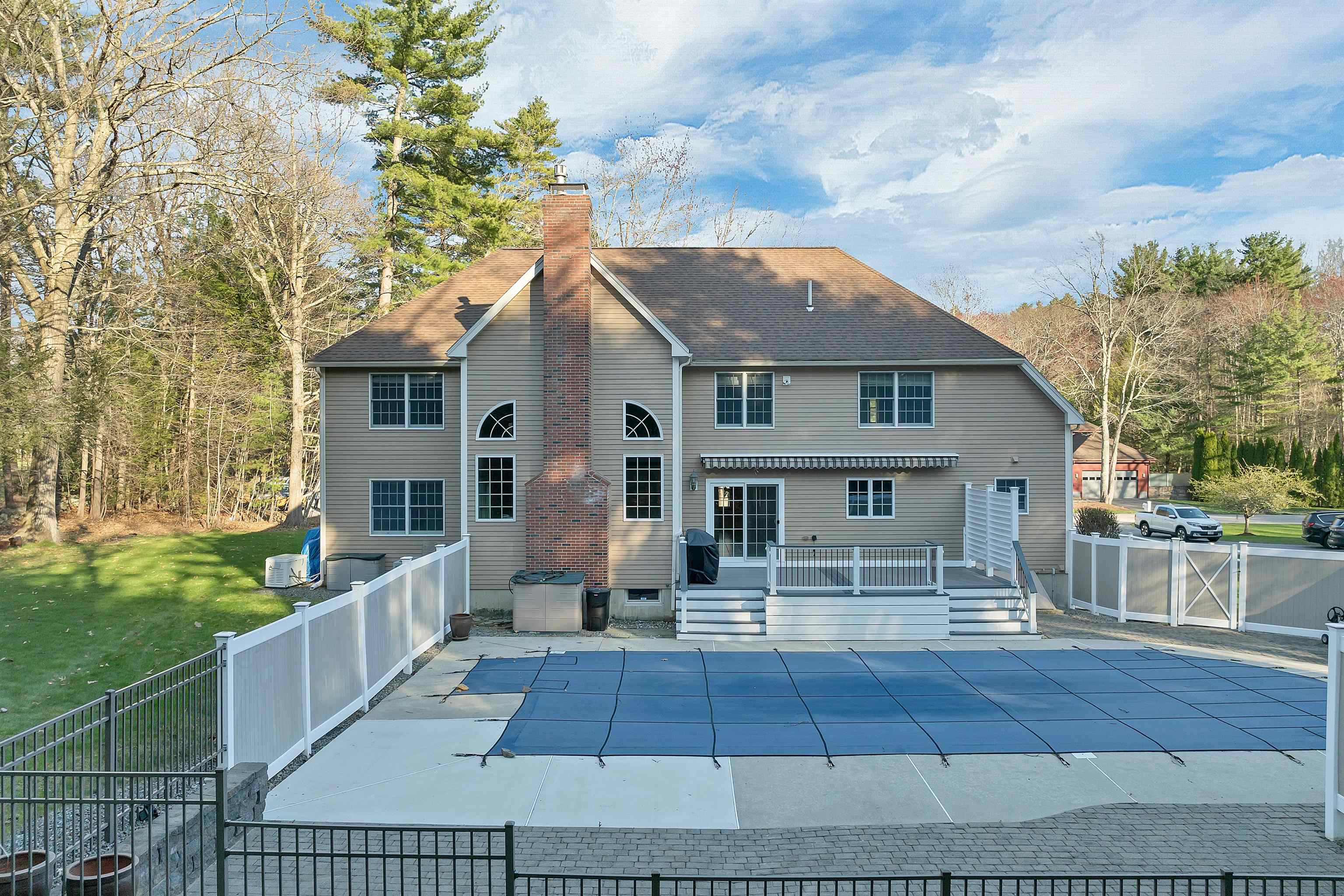 34 Stowecroft Dr, Hampton, NH 03842