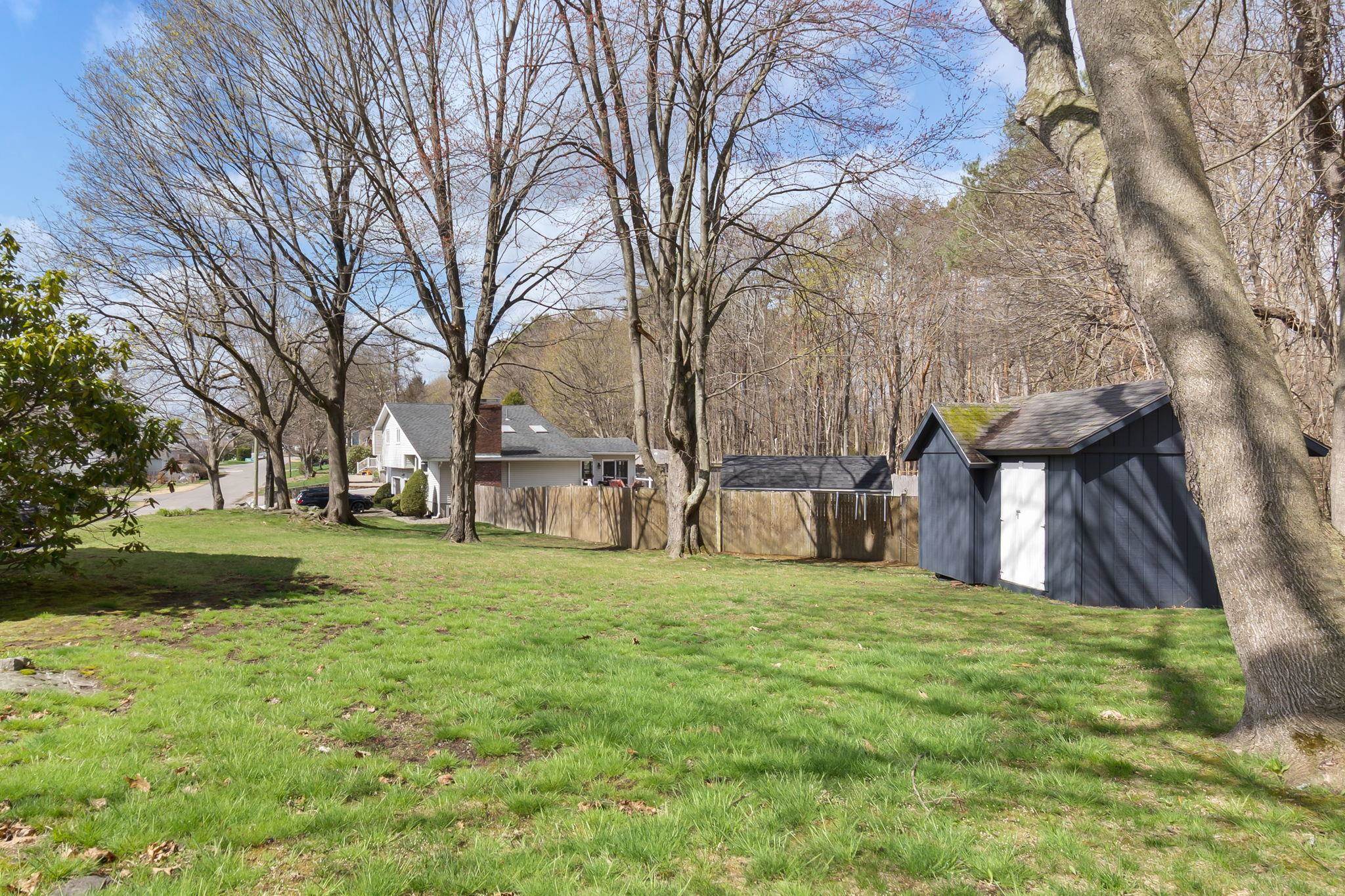 9 Onyx Ln, Portsmouth, NH 03801