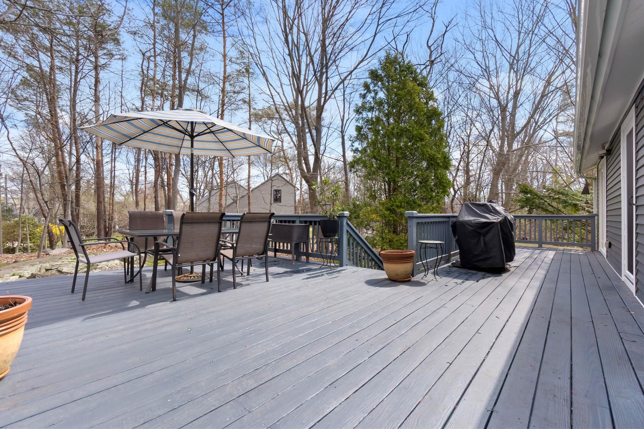 9 Onyx Ln, Portsmouth, NH 03801