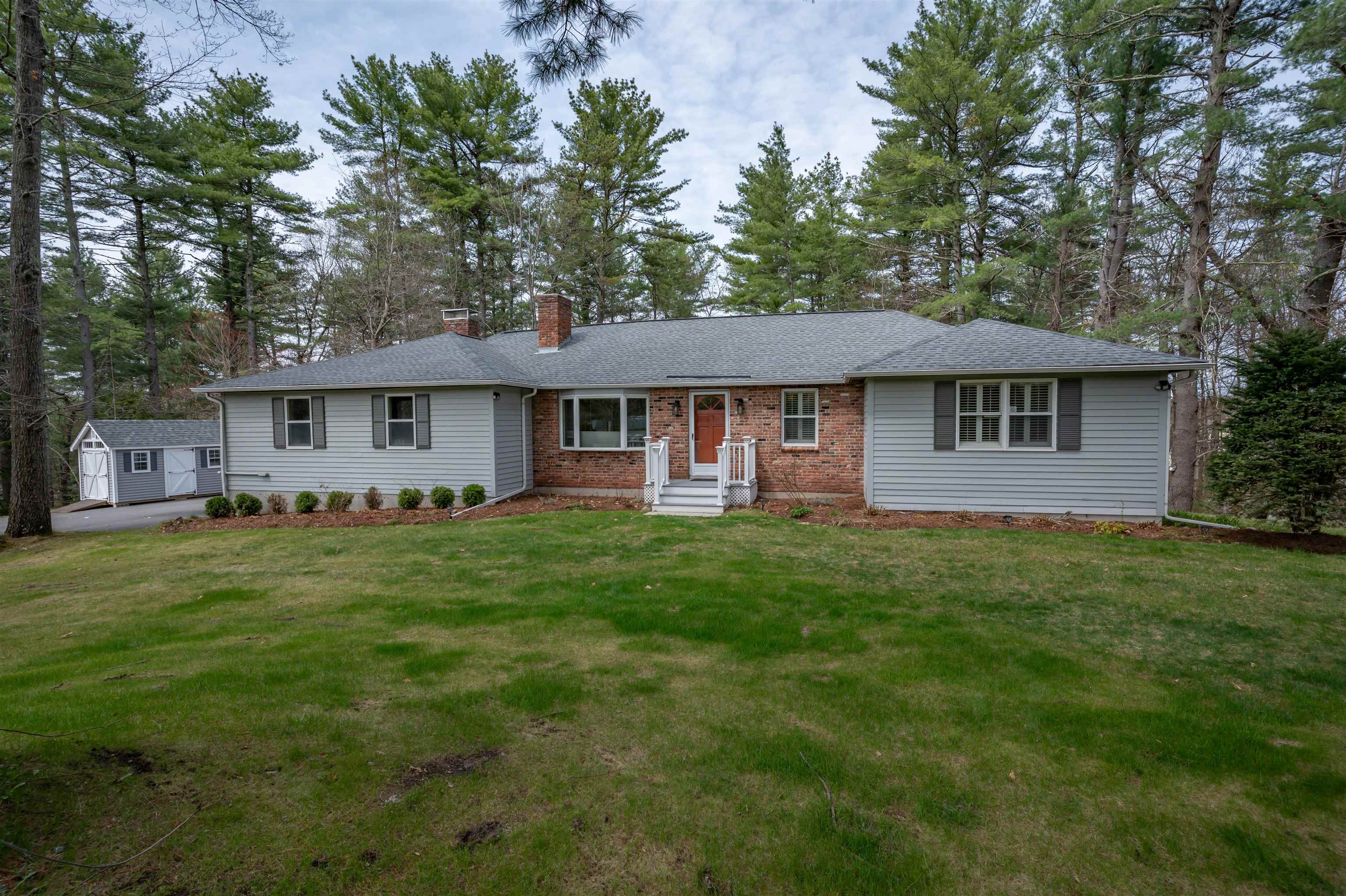 15 Twin St, Windham, NH 03087-1766