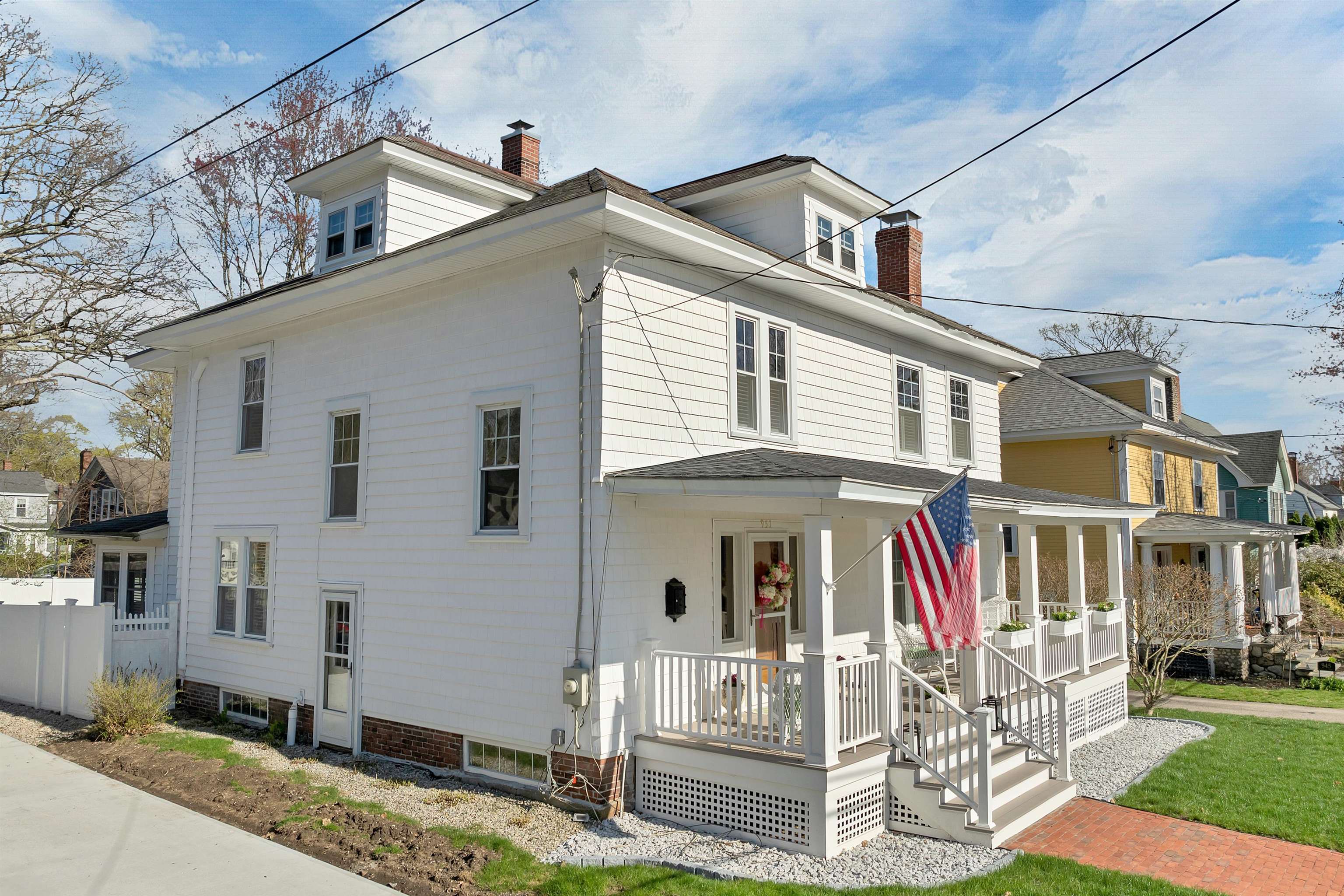 951 Chestnut St, Manchester, NH 03104