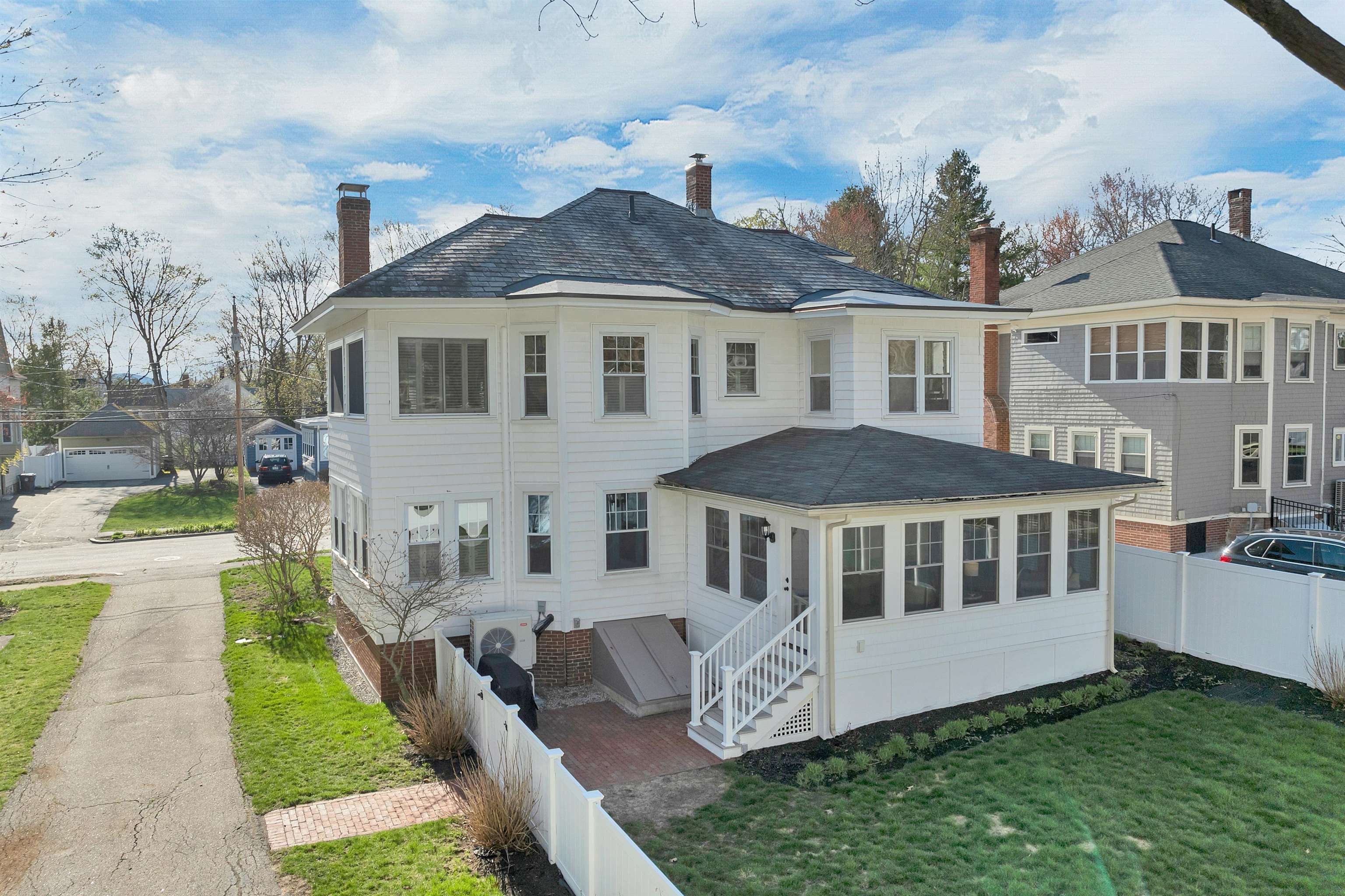 951 Chestnut St, Manchester, NH 03104