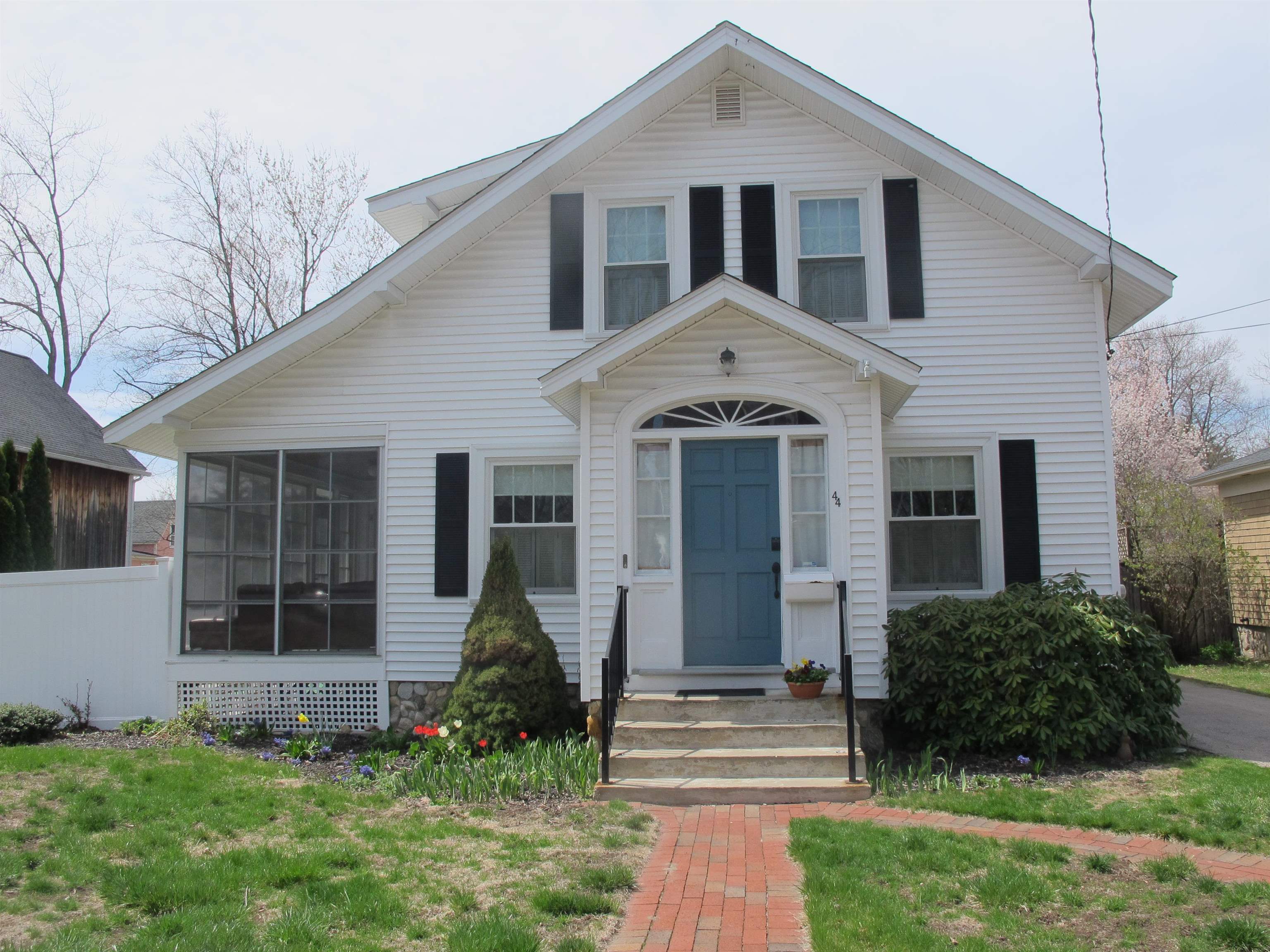 44 N Adams St, Manchester, NH 03104