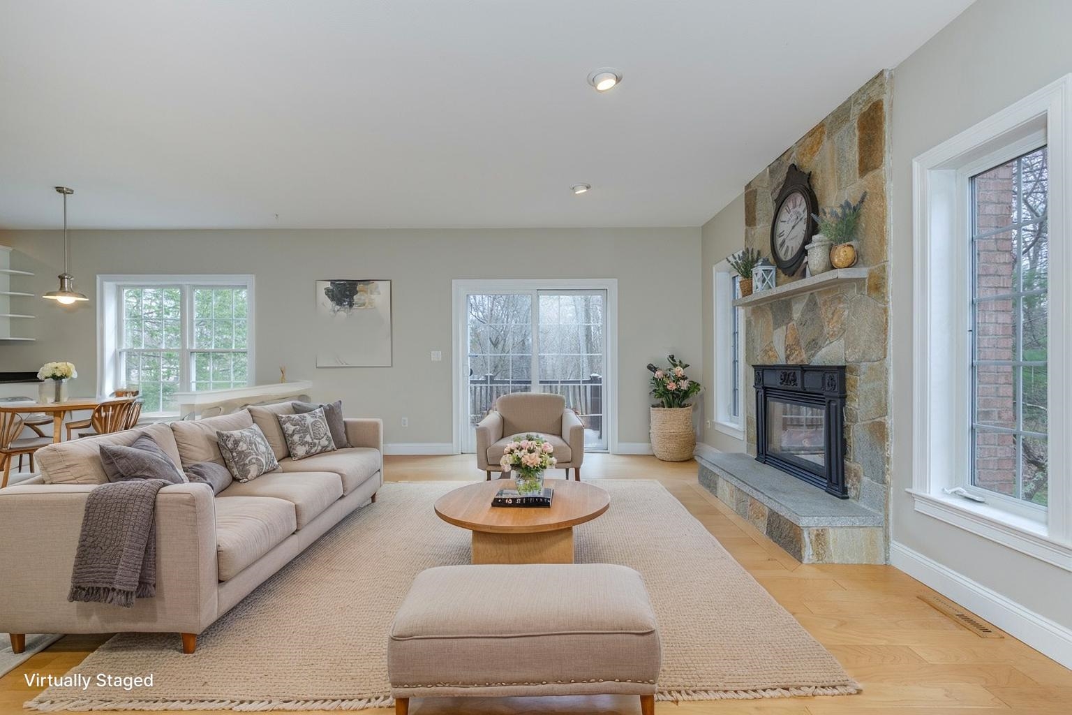 17 Nottingham Rd, Windham, NH 03087