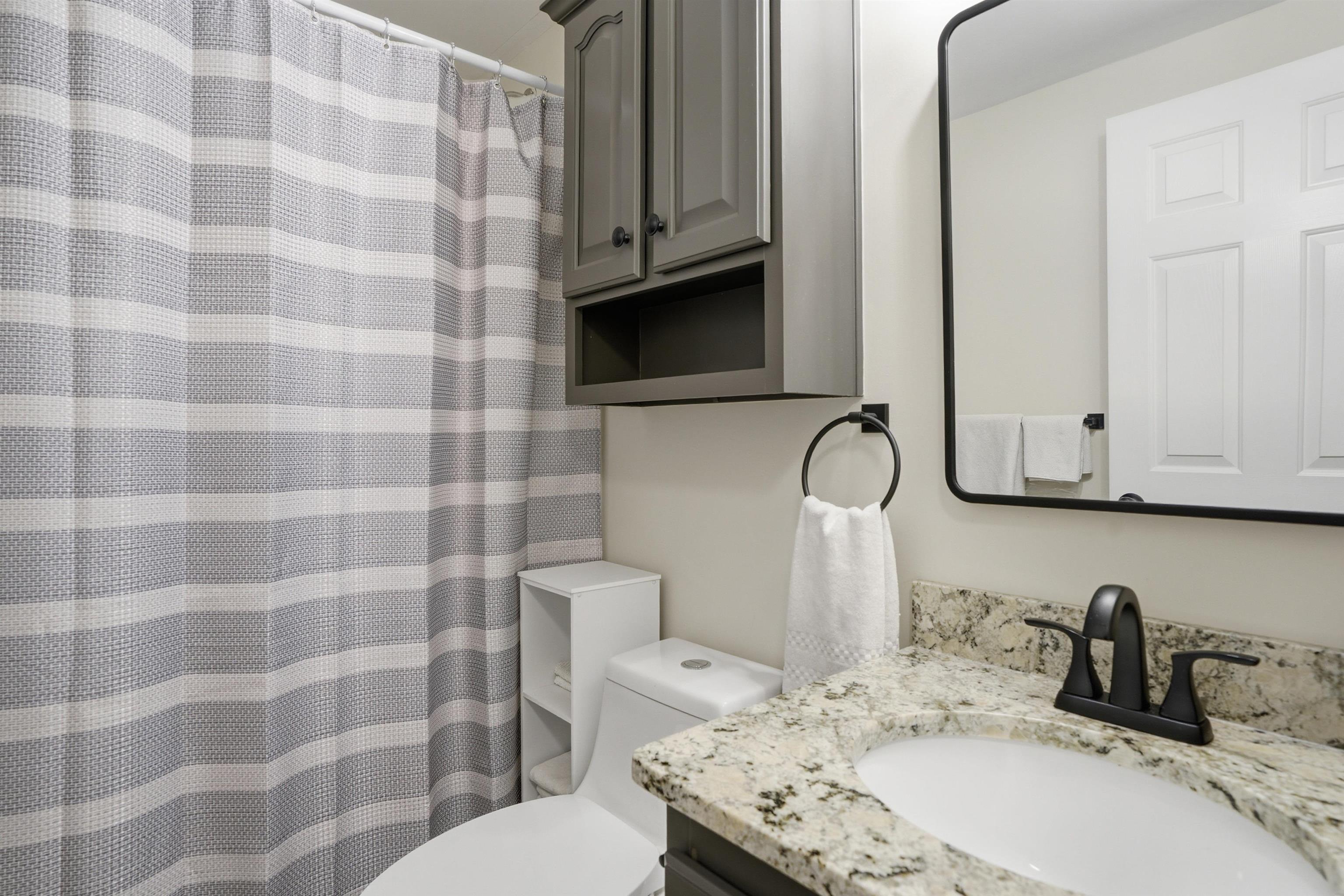 16 Shilah Dr, Derry, NH 03038