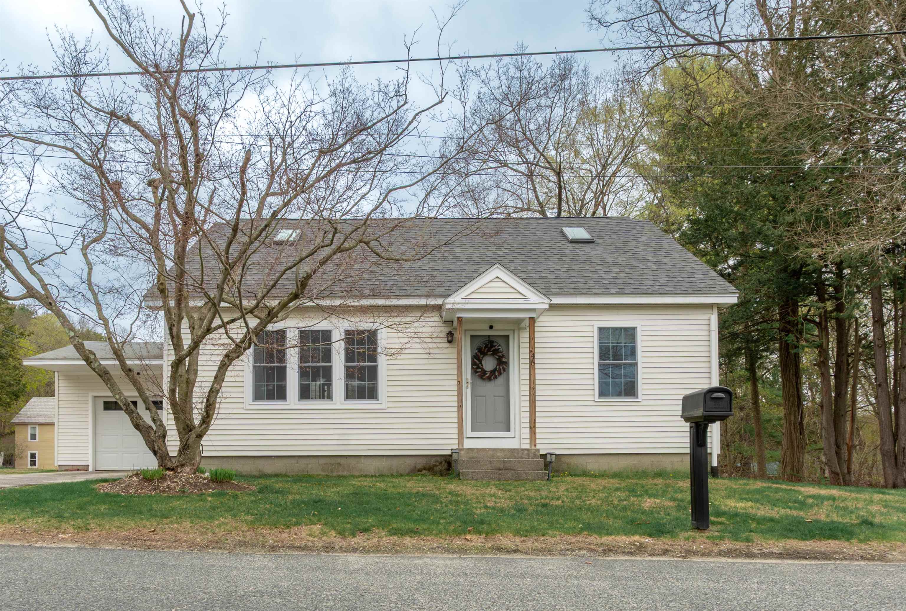 Hinsdale NH&nbsp;Home for sale $$389,000 $259 per sq.ft.