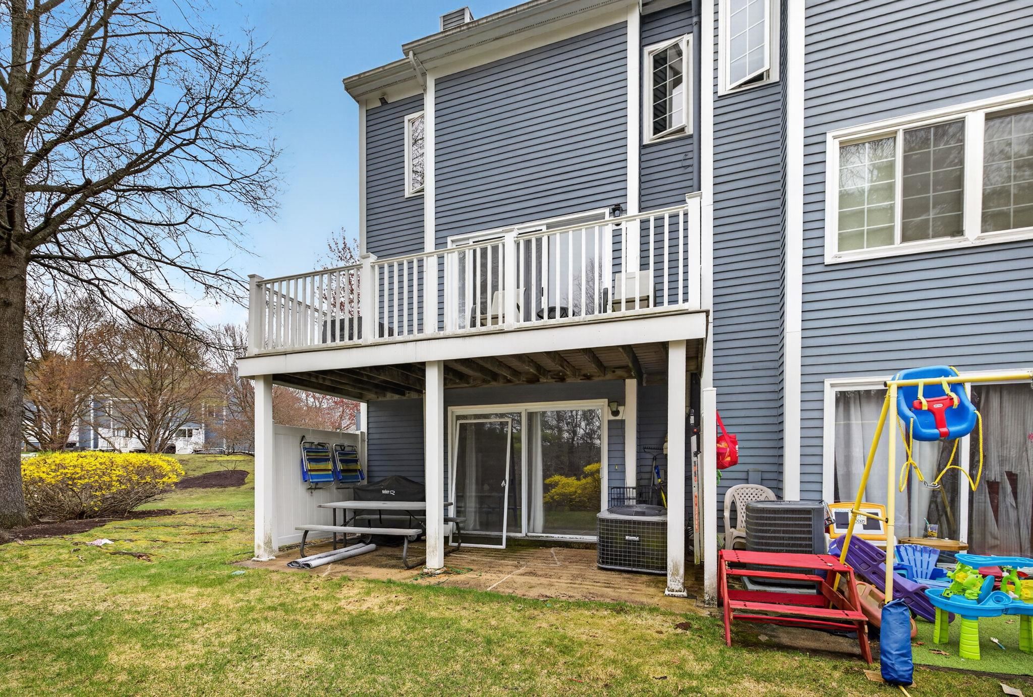 36 Swift Ln, Merrimack, NH 03054