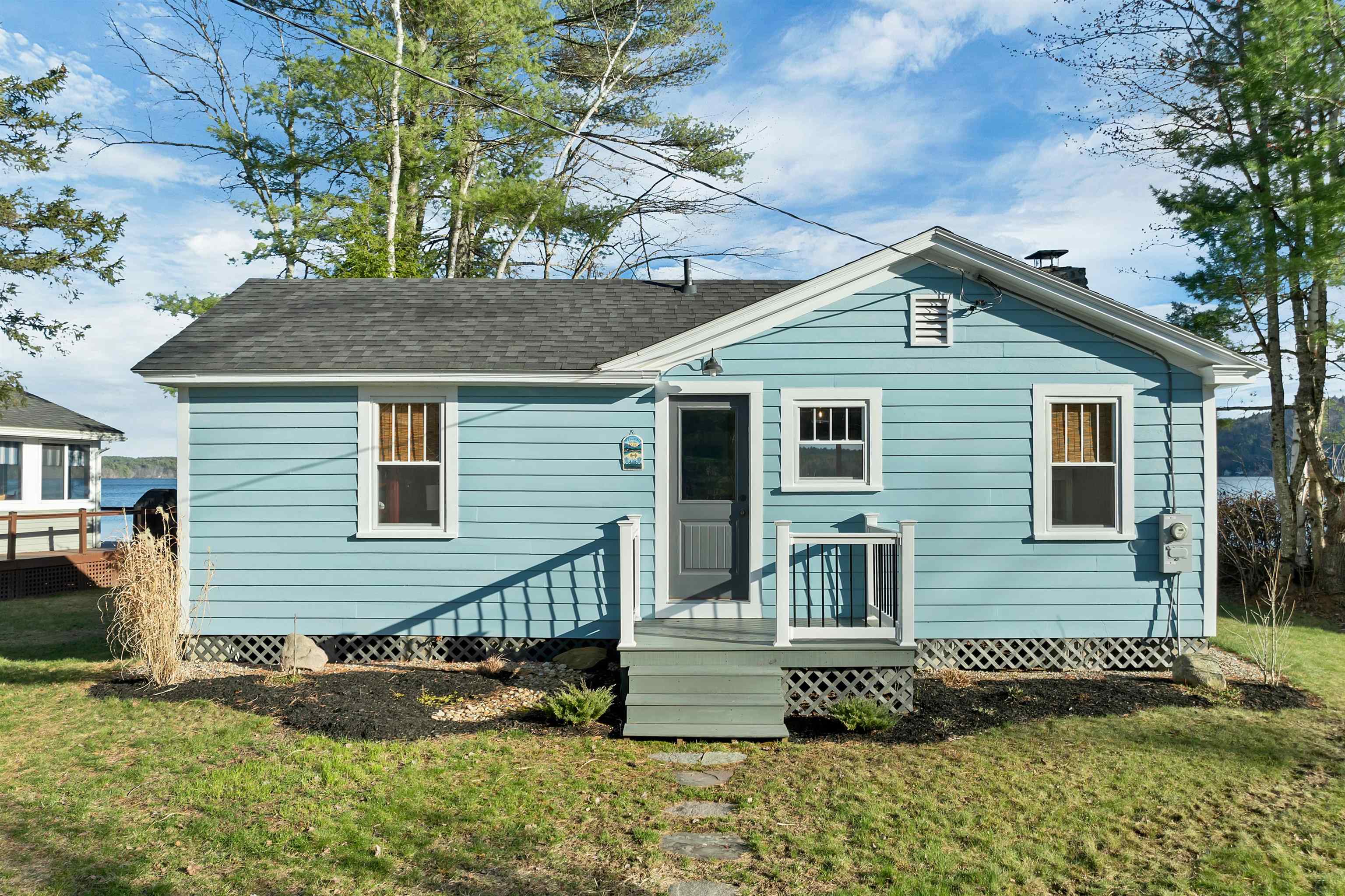 31 Lake Shore Dr, Effingham, NH 03882