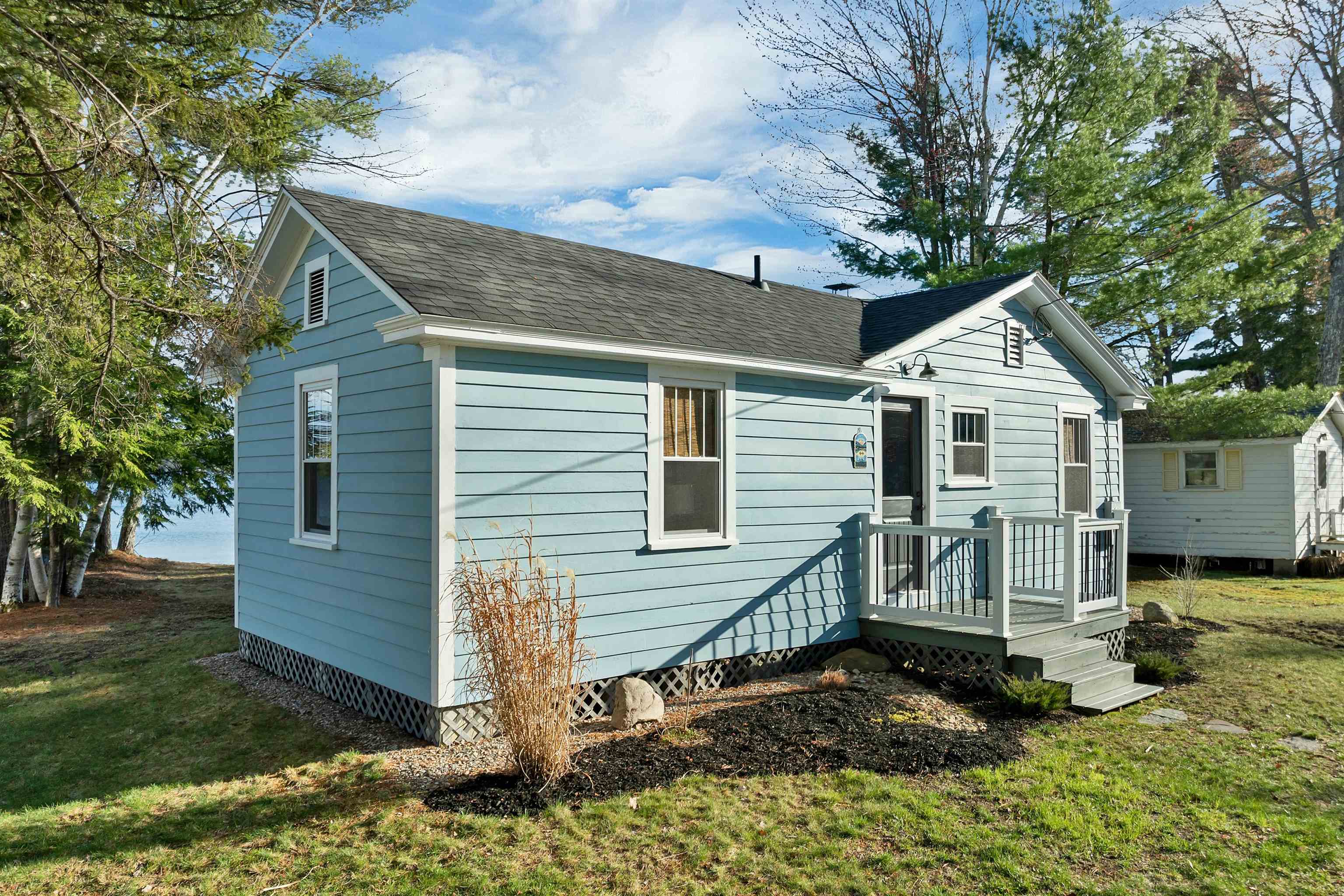 31 Lake Shore Dr, Effingham, NH 03882
