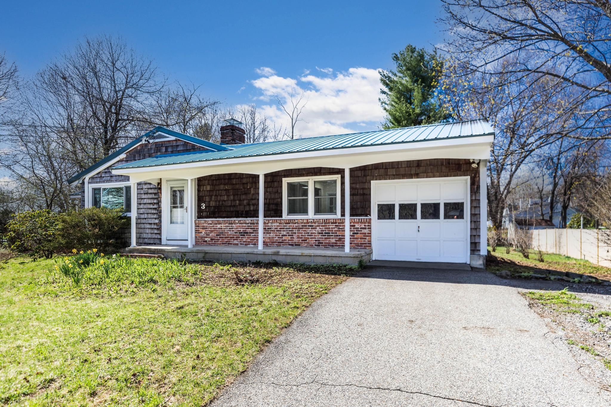 3 Mark Ave, Stratham, NH 03885