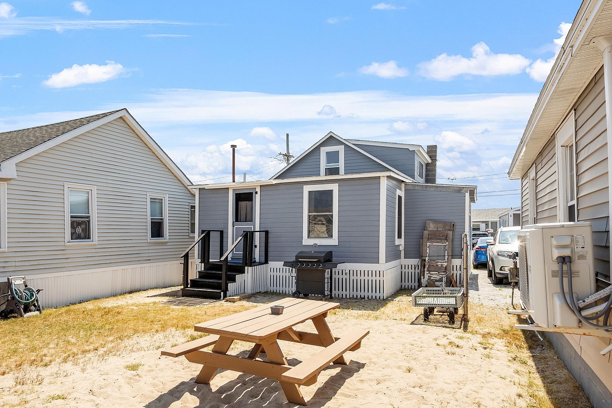 22-24 Perkins Ave, Hampton, NH 03842