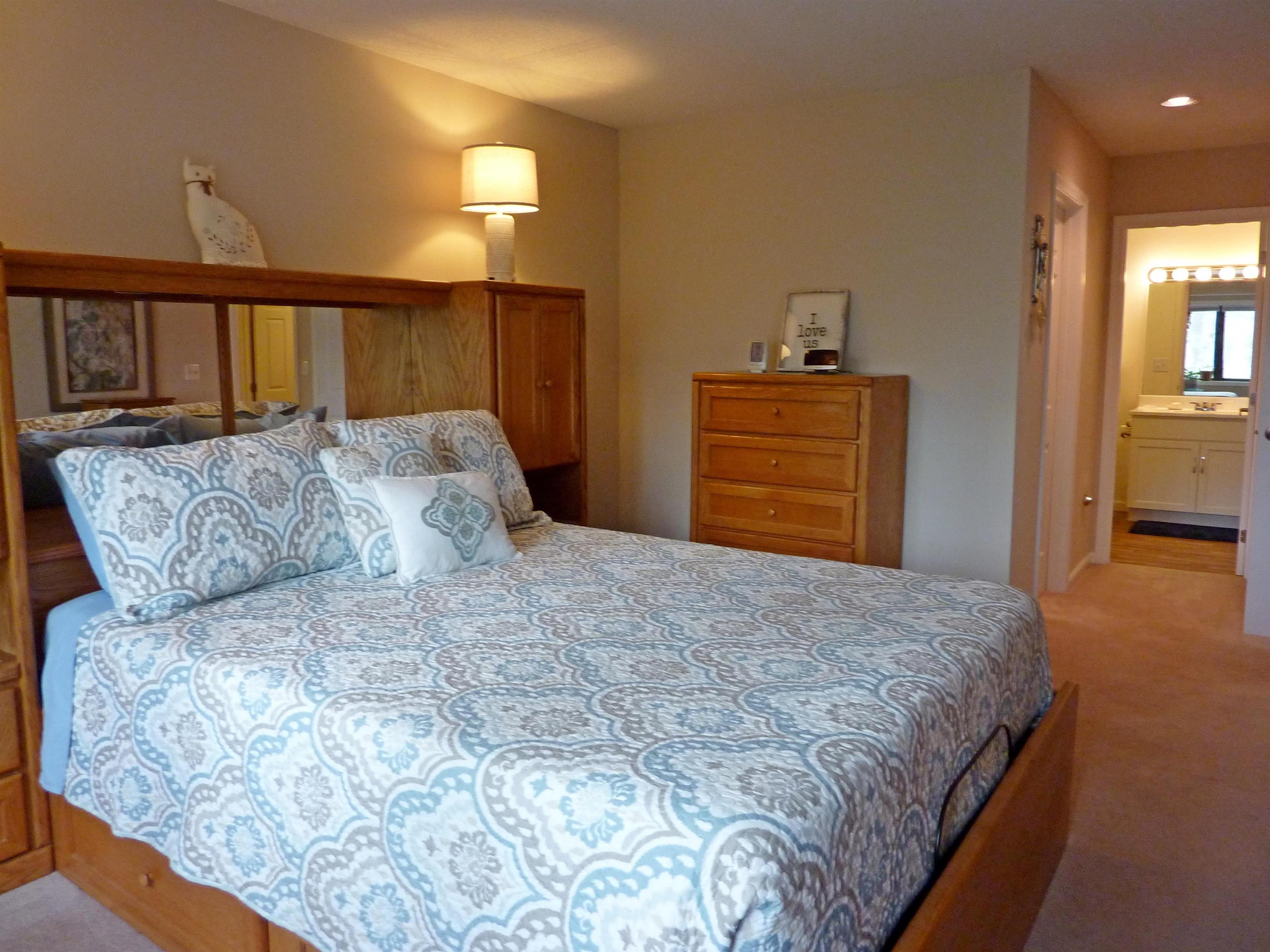 45 Dogwood Dr, Nashua, NH 03062