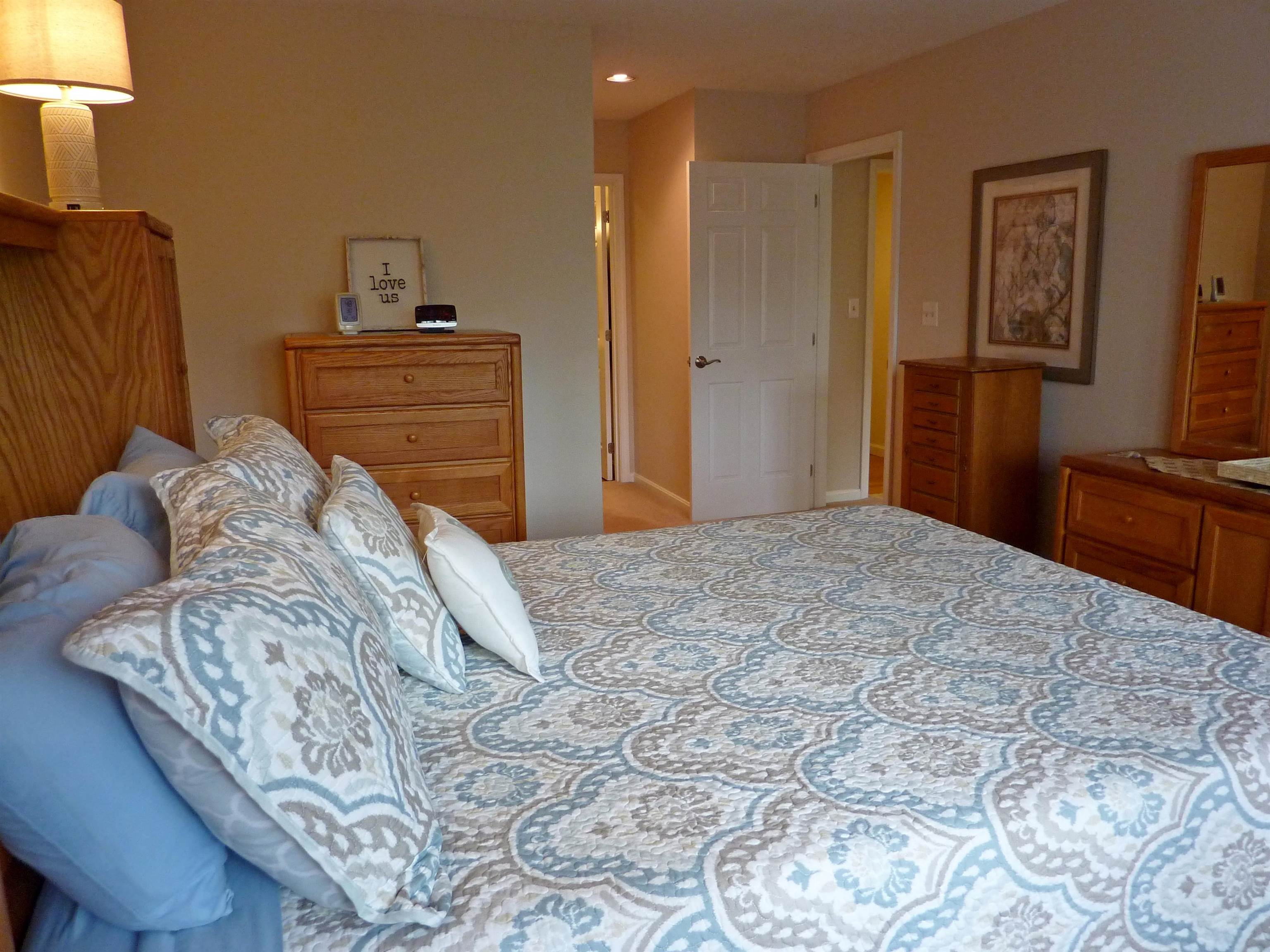 45 Dogwood Dr, Nashua, NH 03062