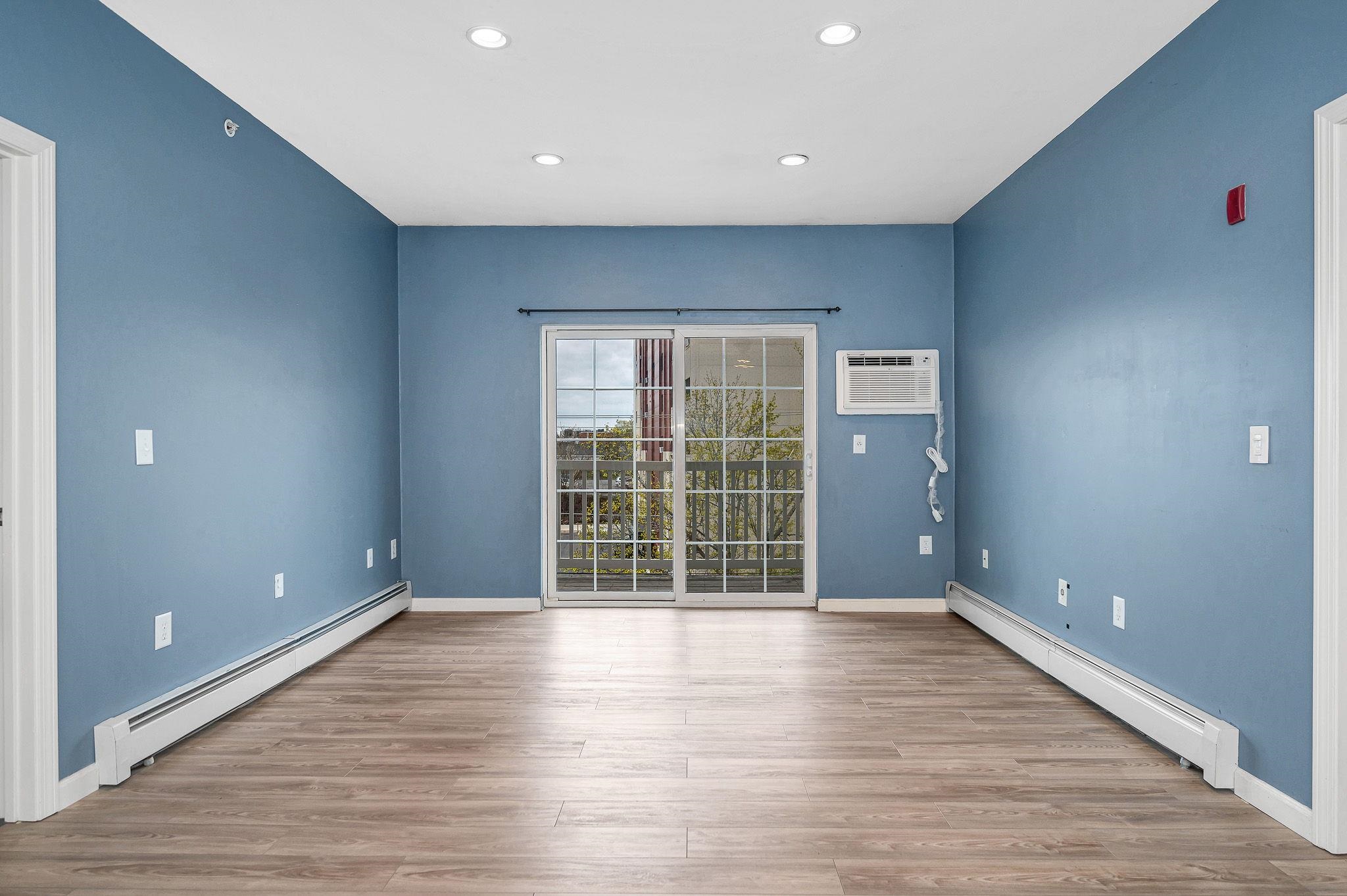 18 Harbor Ave, Nashua, NH 03060