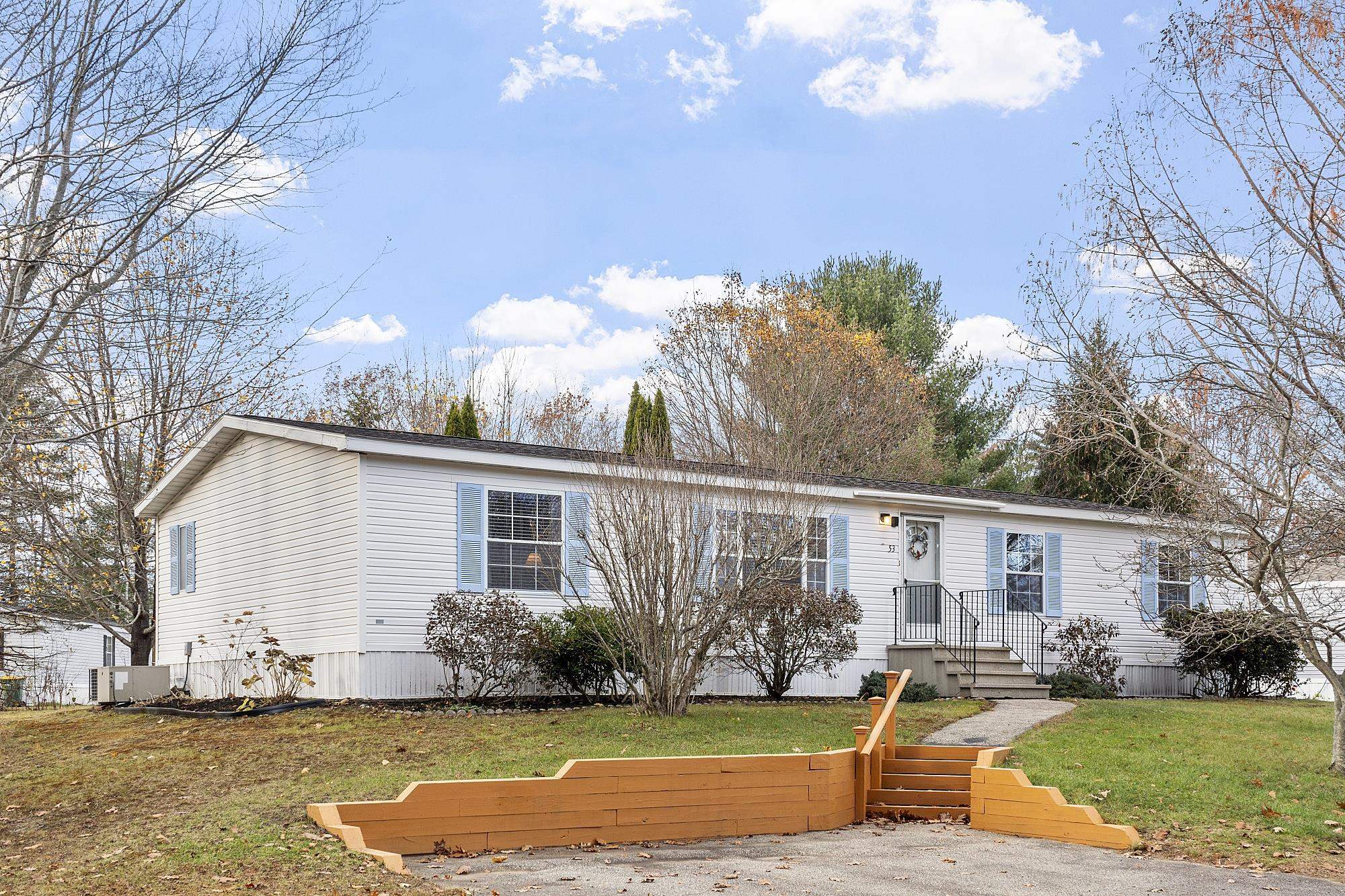 53 Oak Dr, North Hampton, NH 03862