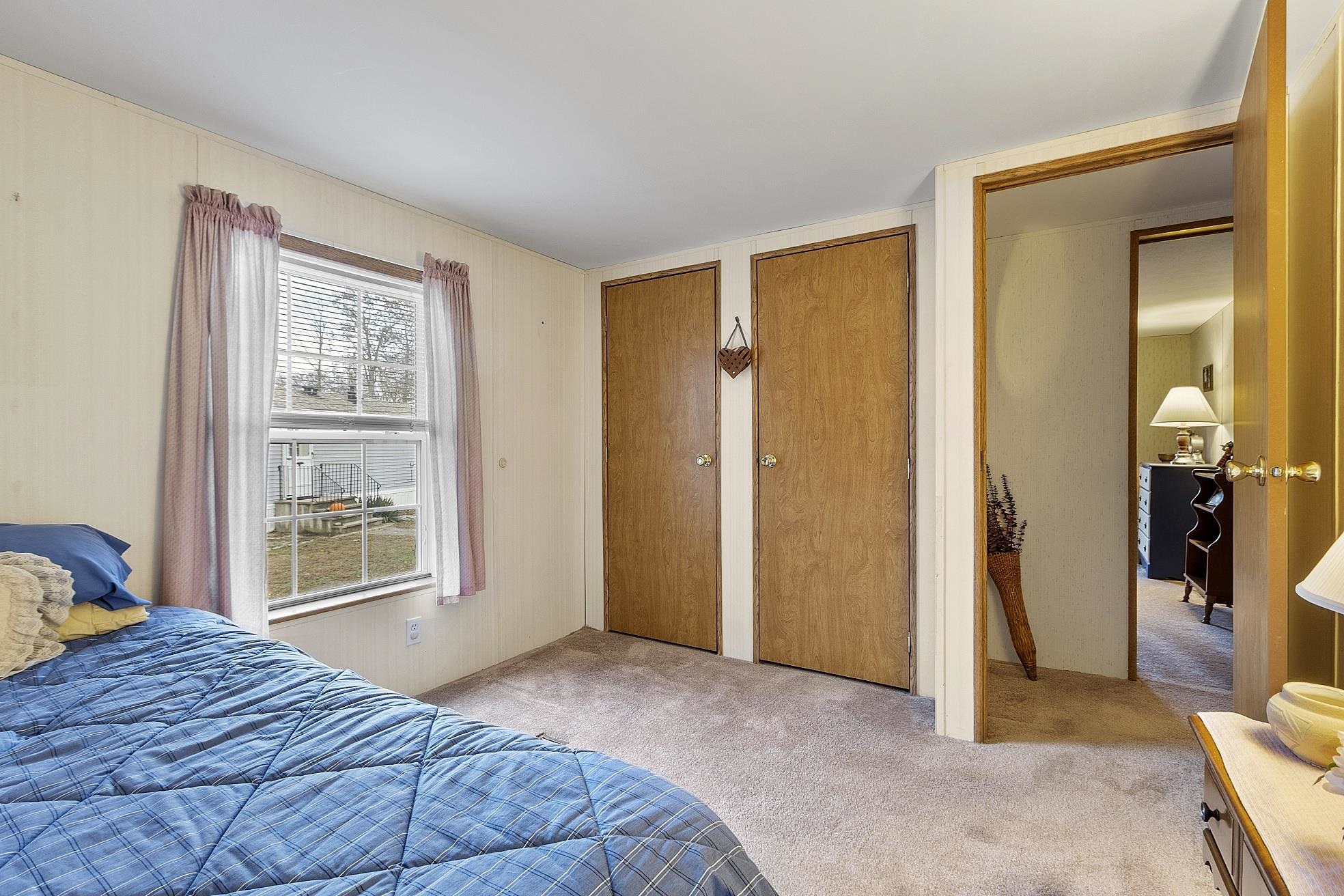 53 Oak Dr, North Hampton, NH 03862