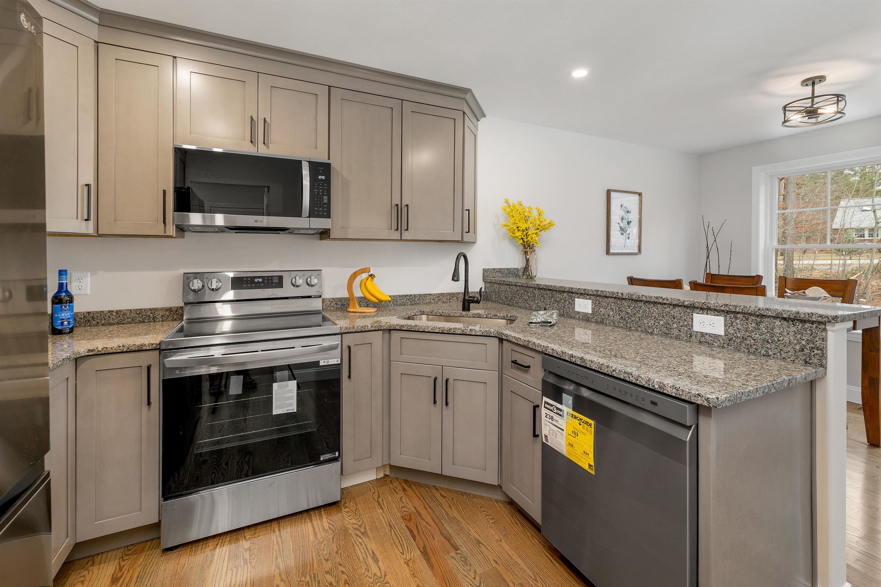 15-C Mustang Dr, Litchfield, NH 03052