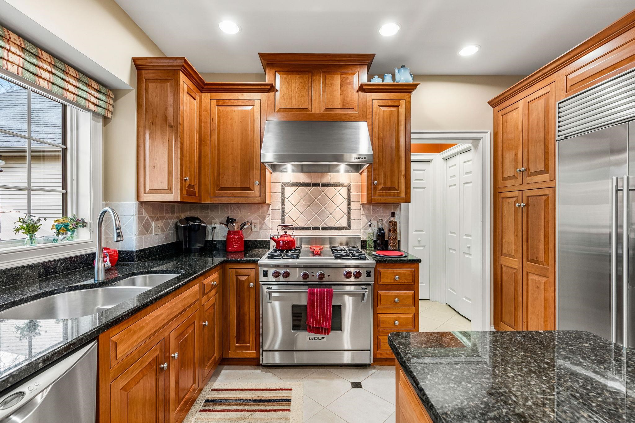 69 Winslow Ln, Candia, NH 03034