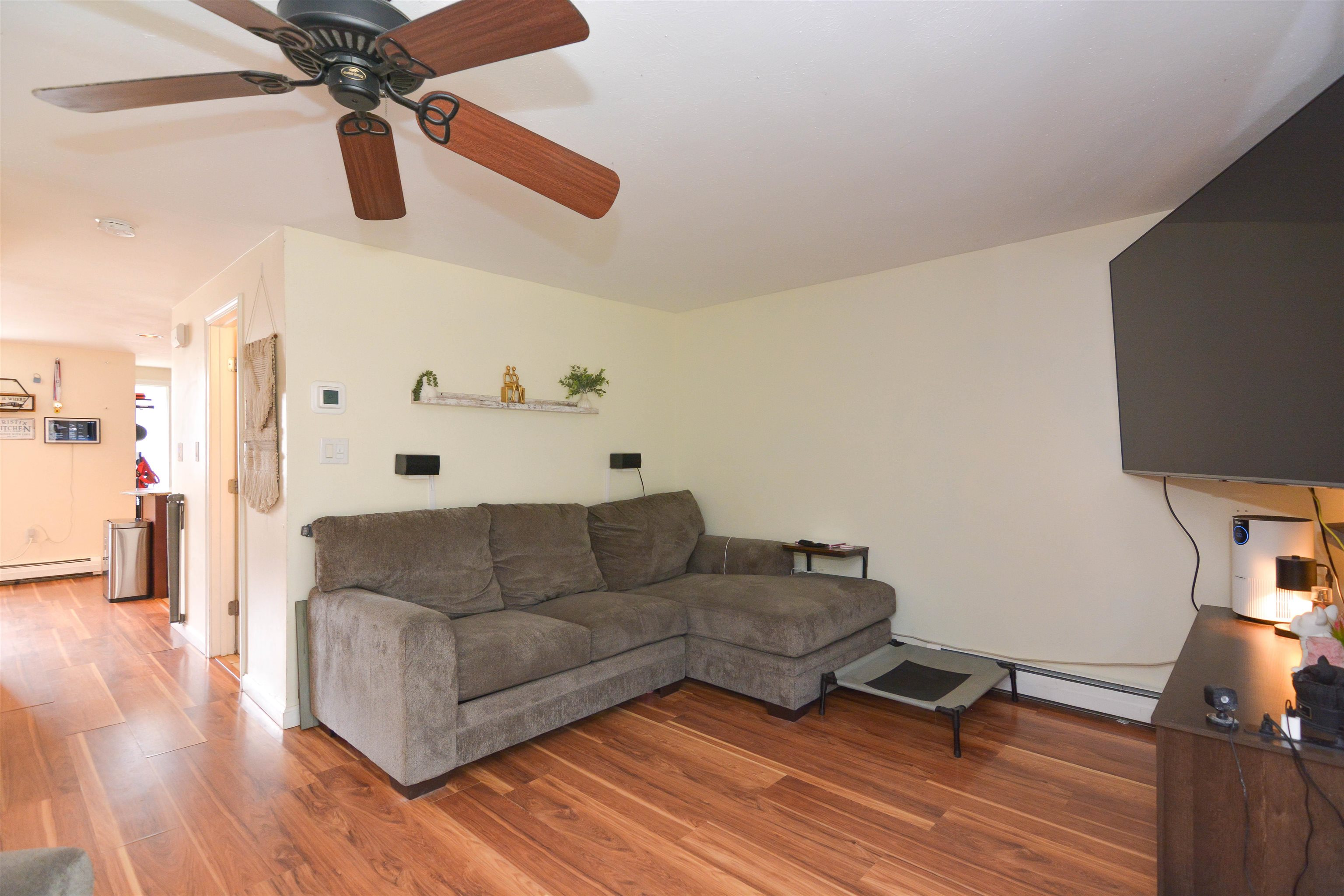 5 Harwich Ct, Merrimack, NH 03054