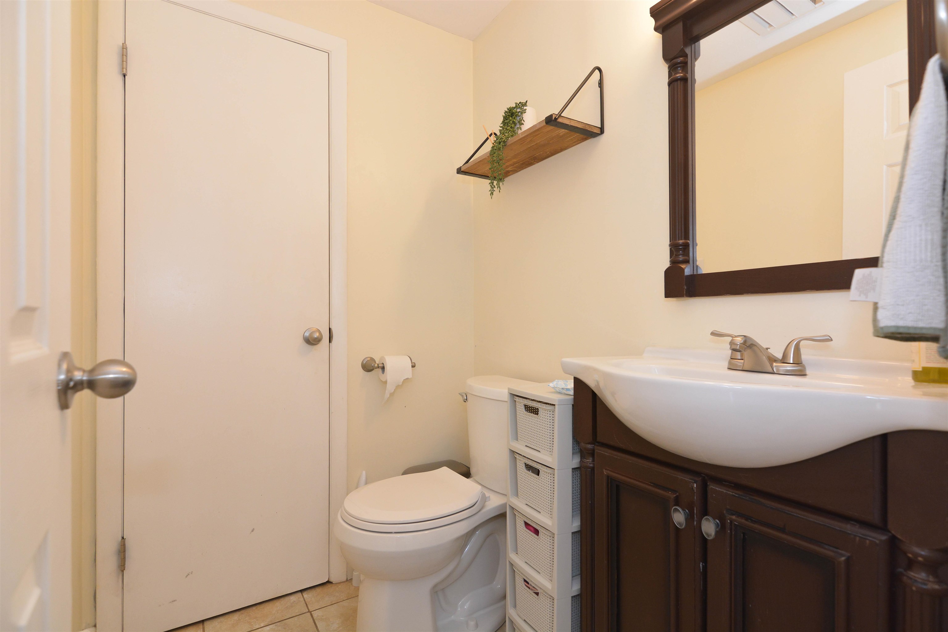 5 Harwich Ct, Merrimack, NH 03054