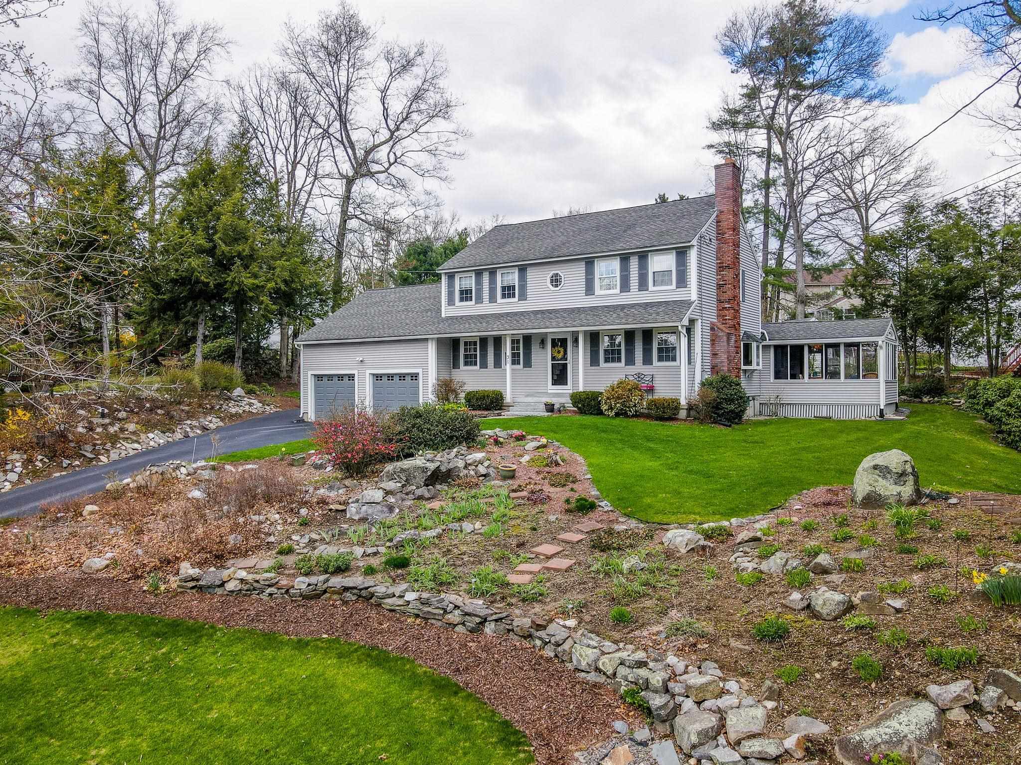 31 Hyacinth Dr, Nashua, NH 03062