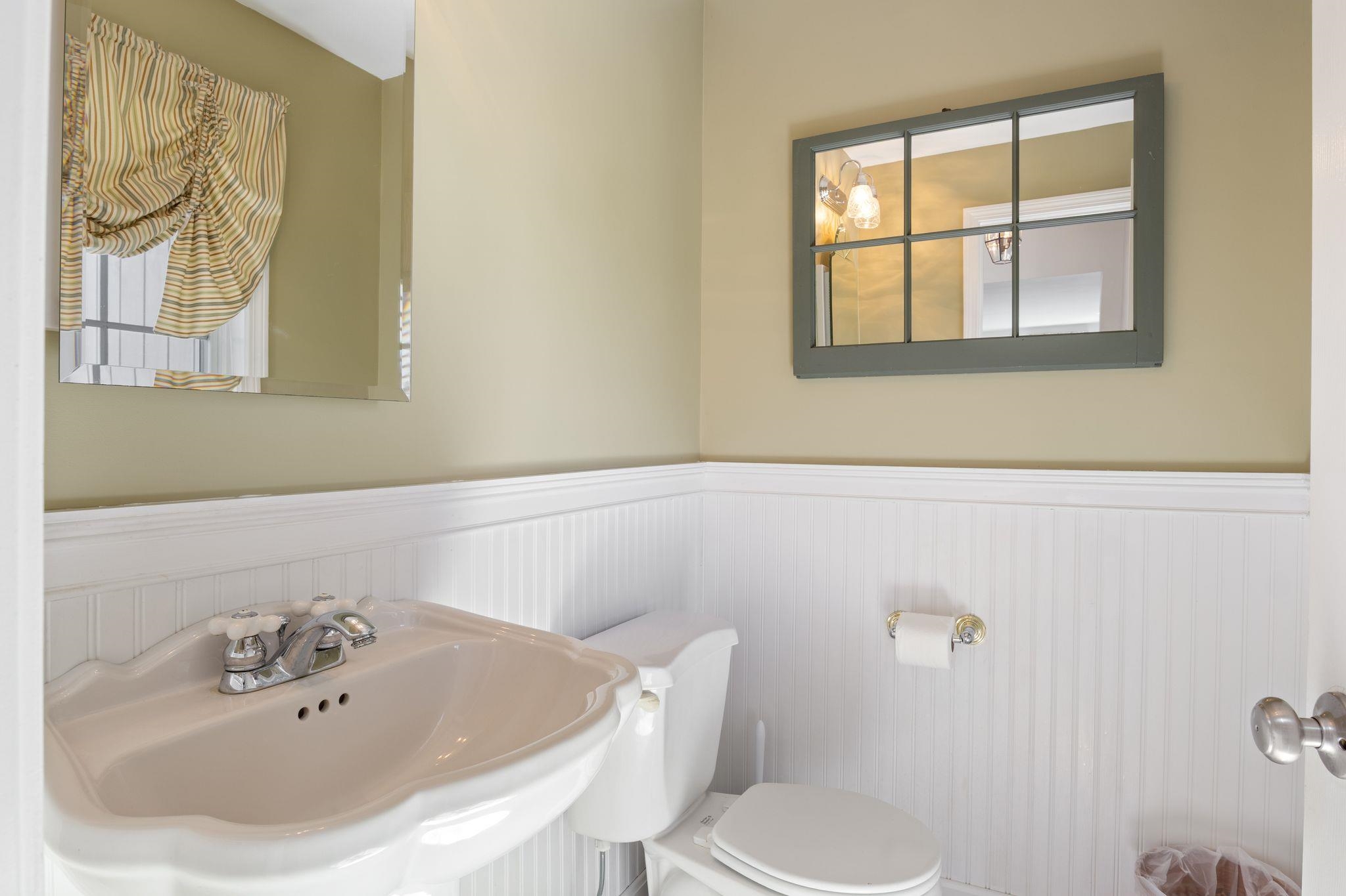 11 Captain Parker Dr, Lee, NH 03861