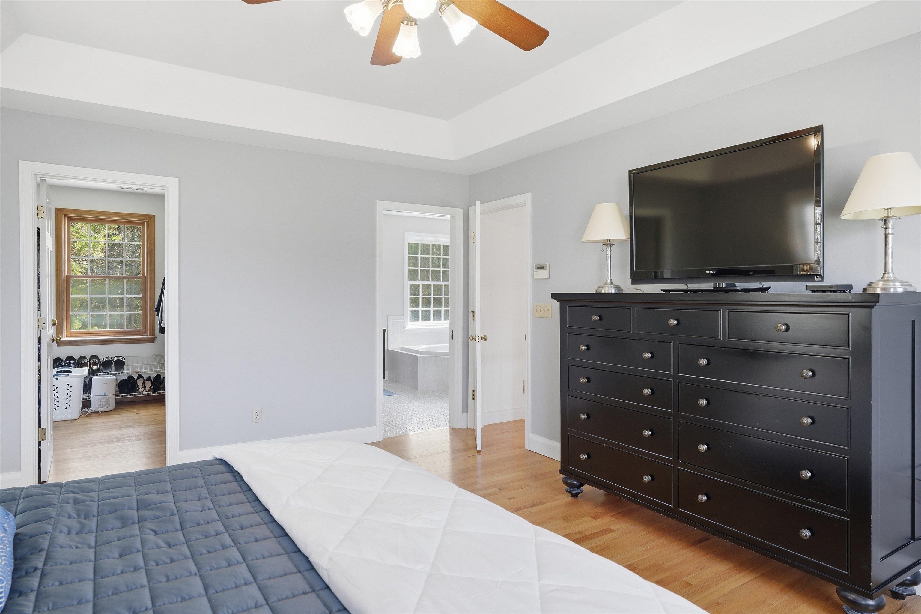 28 Wright Acres Rd, Bedford, NH 03110