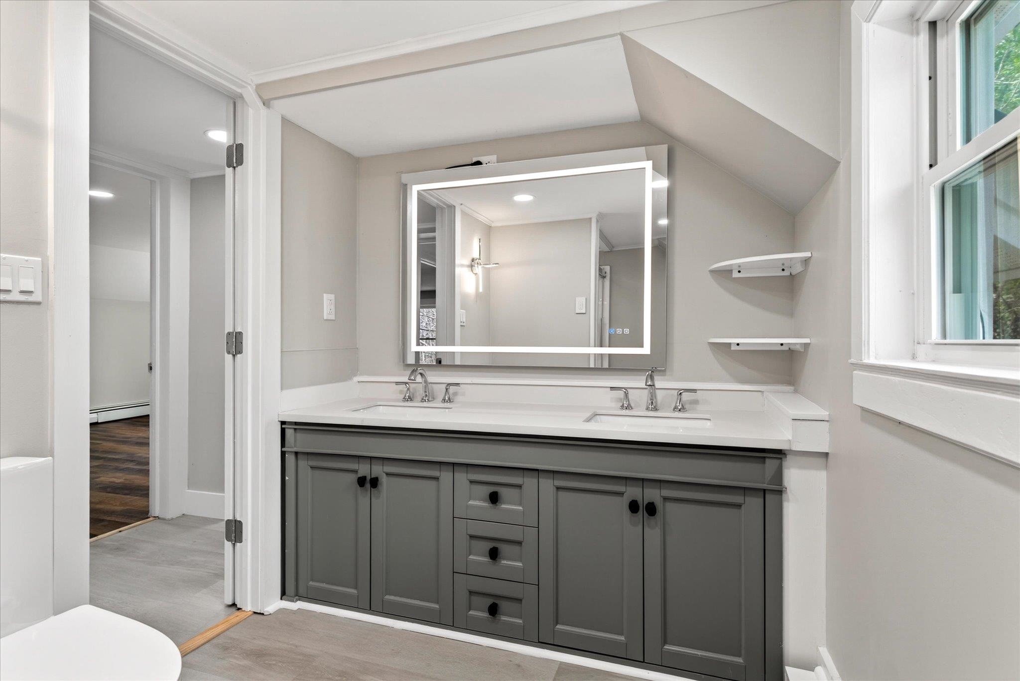 Full bath upstairs